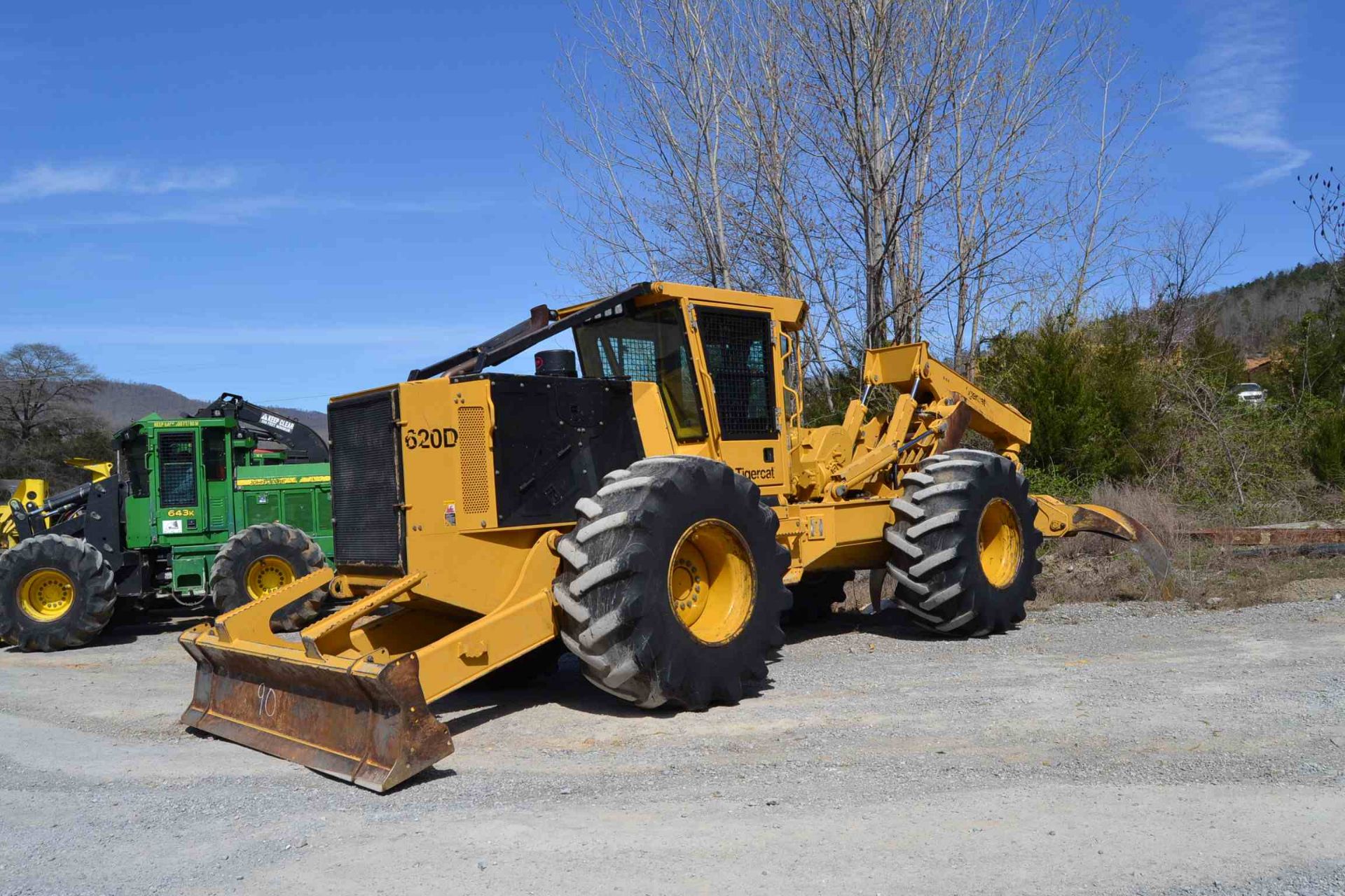 2013 TIGERCAT 620D DUAL ARCH GRAPPLE SKIDDER W/ENCLOSED CAB WITH HEAT & AIR; W/30.5X32 RUBBER; S/N- - Image 3 of 3