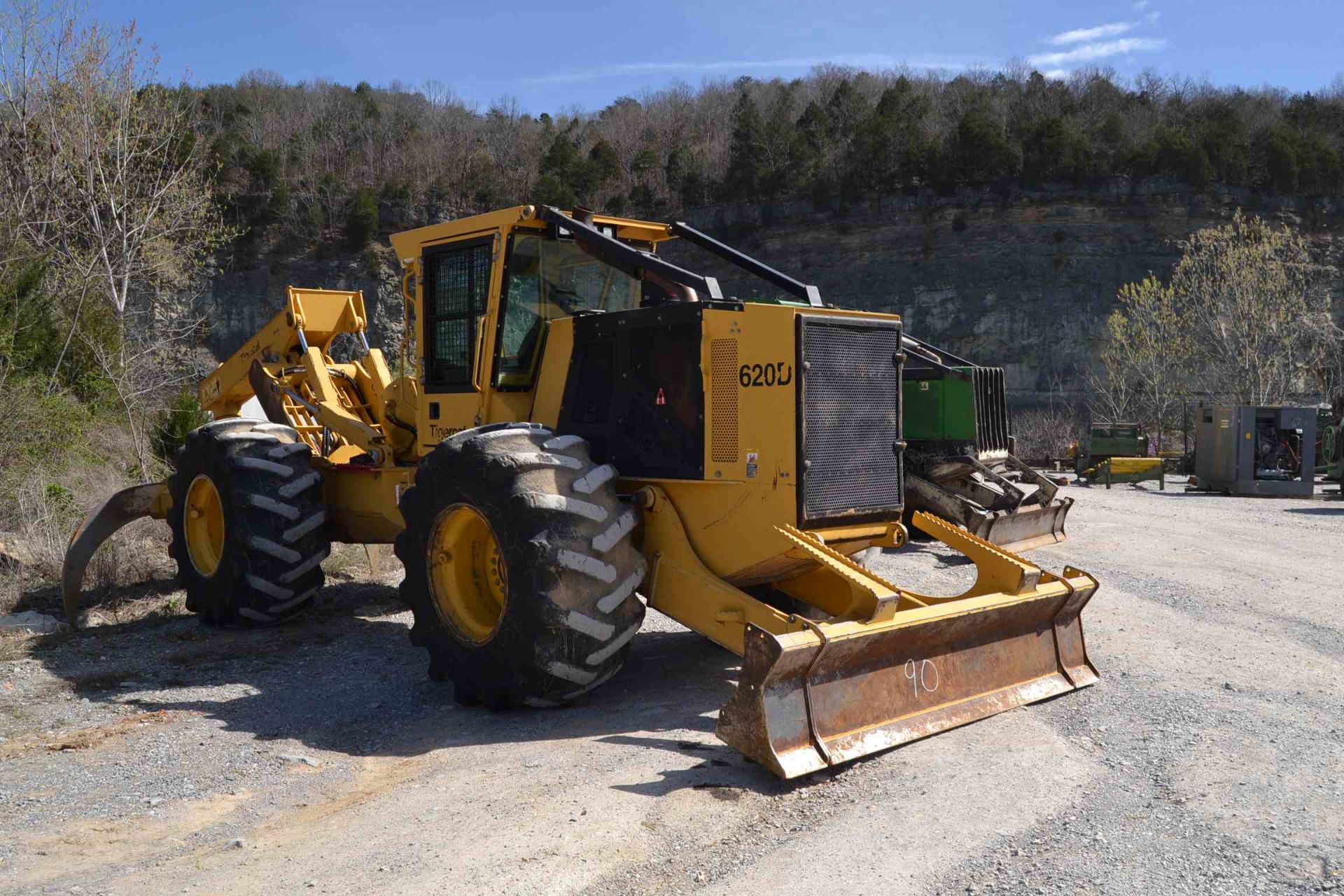 2013 TIGERCAT 620D DUAL ARCH GRAPPLE SKIDDER W/ENCLOSED CAB WITH HEAT & AIR; W/30.5X32 RUBBER; S/N-