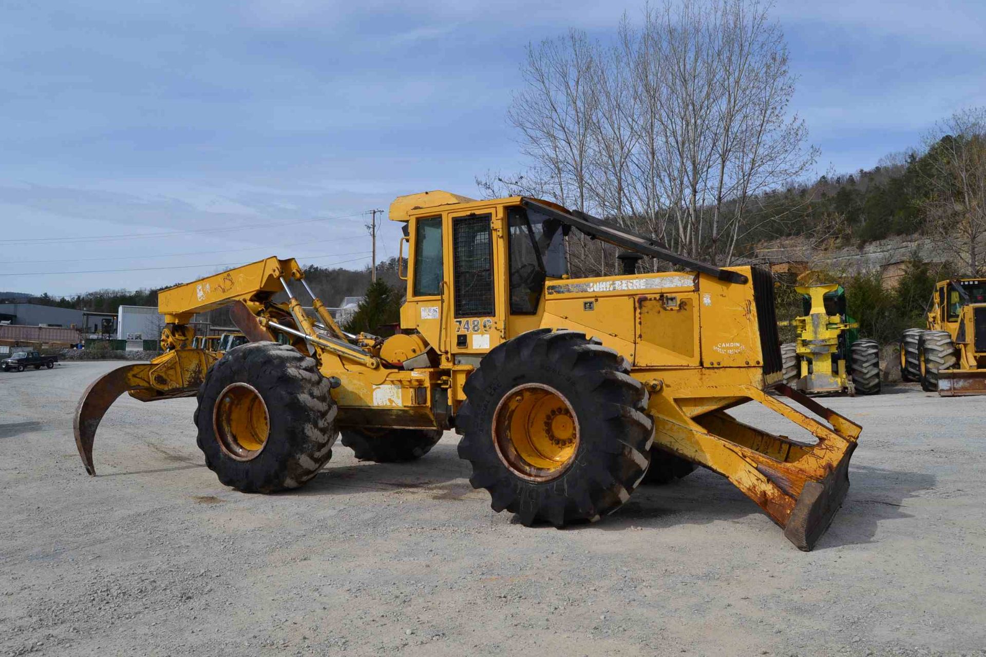 1998 JOHN DEERE 748G DUAL ARCH GRAPPLE SKIDDER W/30.5X32 RUBBER; S/N-565595; W/8,710 HOURS - Image 2 of 4