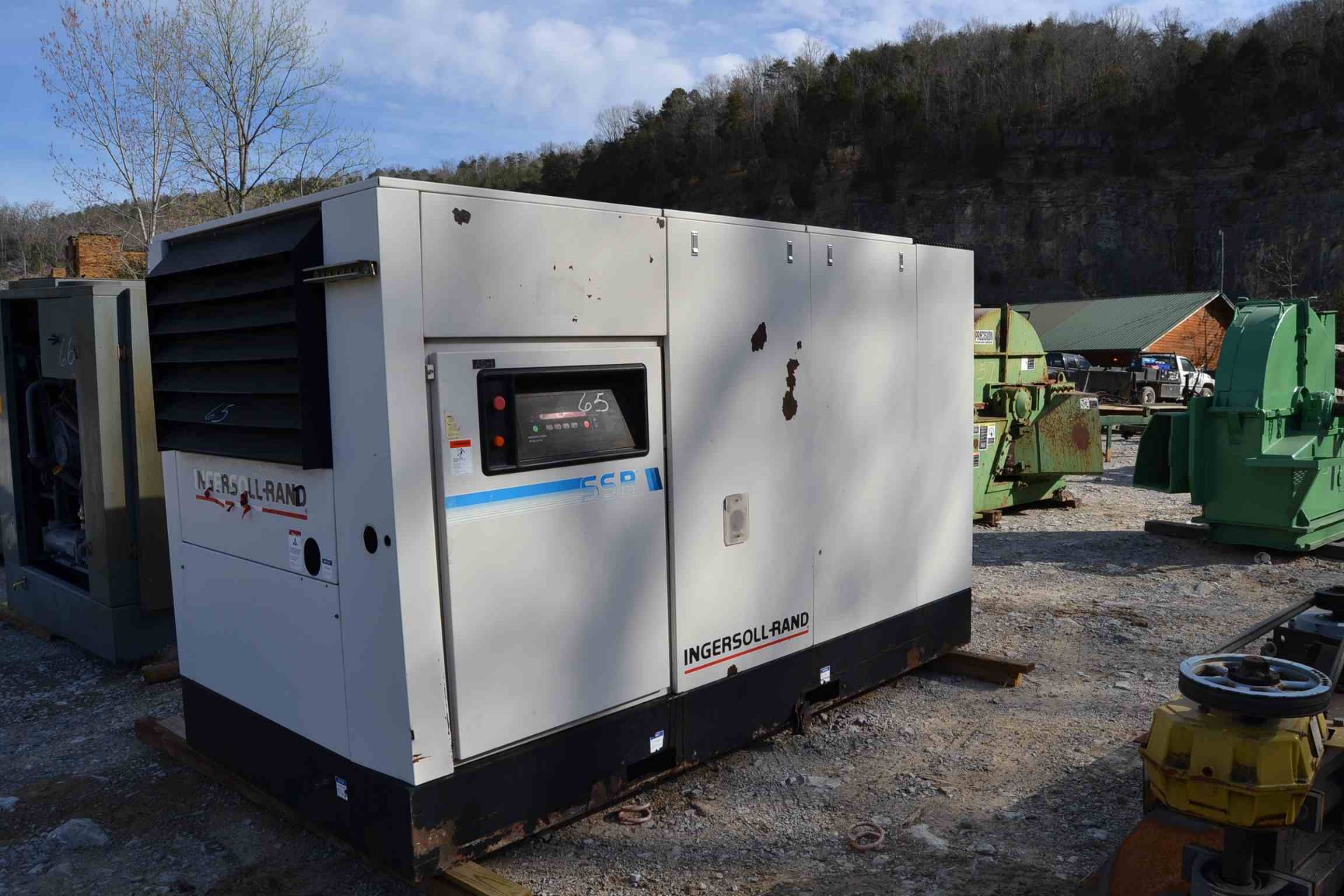 INGERSOLL RAND 150 HP SCREW TYPE AIR COMPRESSOR