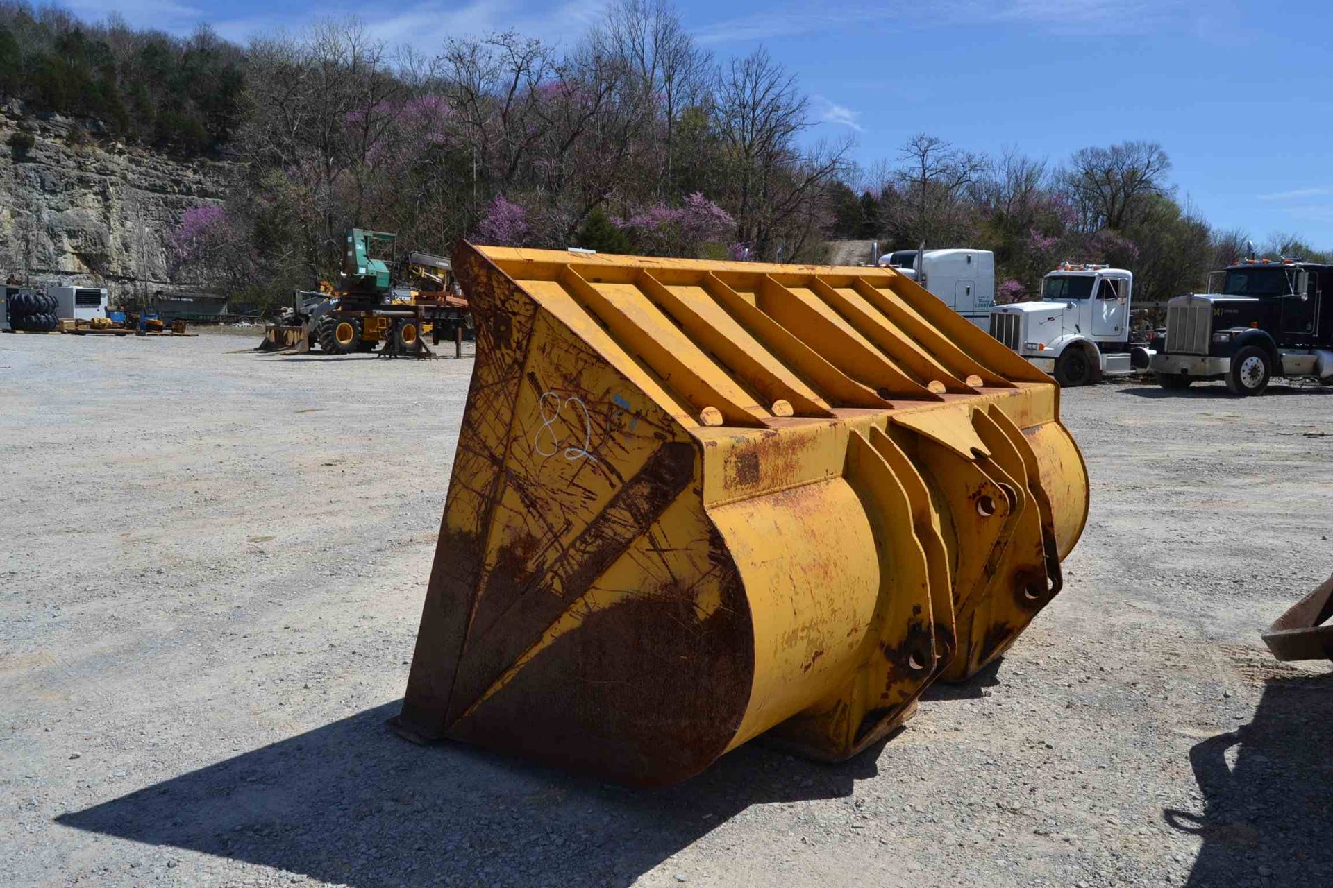 BUCKET FOR CAT 928G LOADER - Image 2 of 2