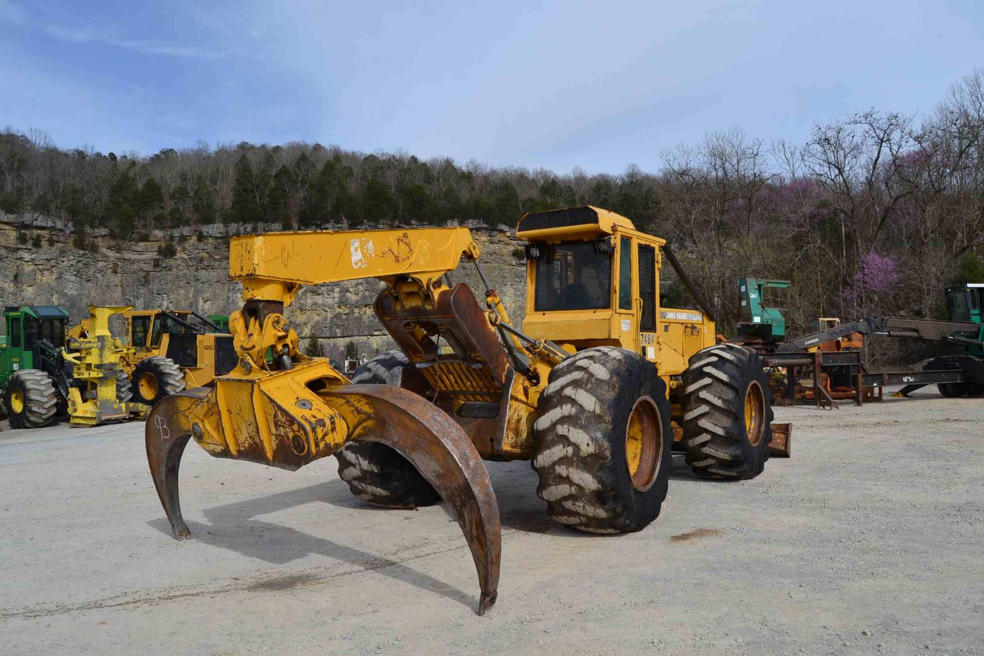 1998 JOHN DEERE 748G DUAL ARCH GRAPPLE SKIDDER W/30.5X32 RUBBER; S/N-565595; W/8,710 HOURS - Image 3 of 4