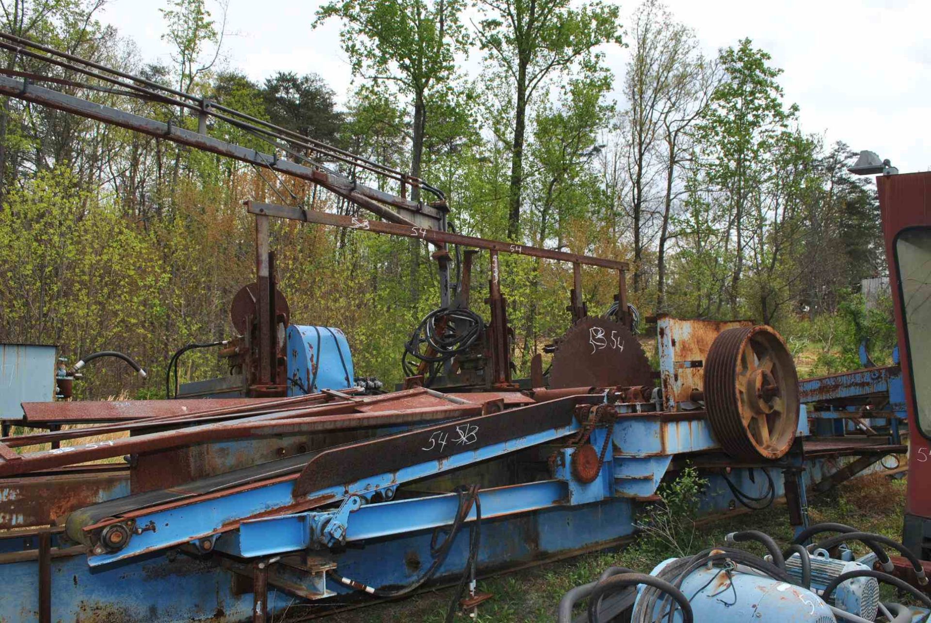 HILTON 3 HEAD BLOCK CARRIAGE W/TRACK; W/PANTOGRAPH & CONTROLS; W/ALL STEEL HUSK FRAME; W/SLAB