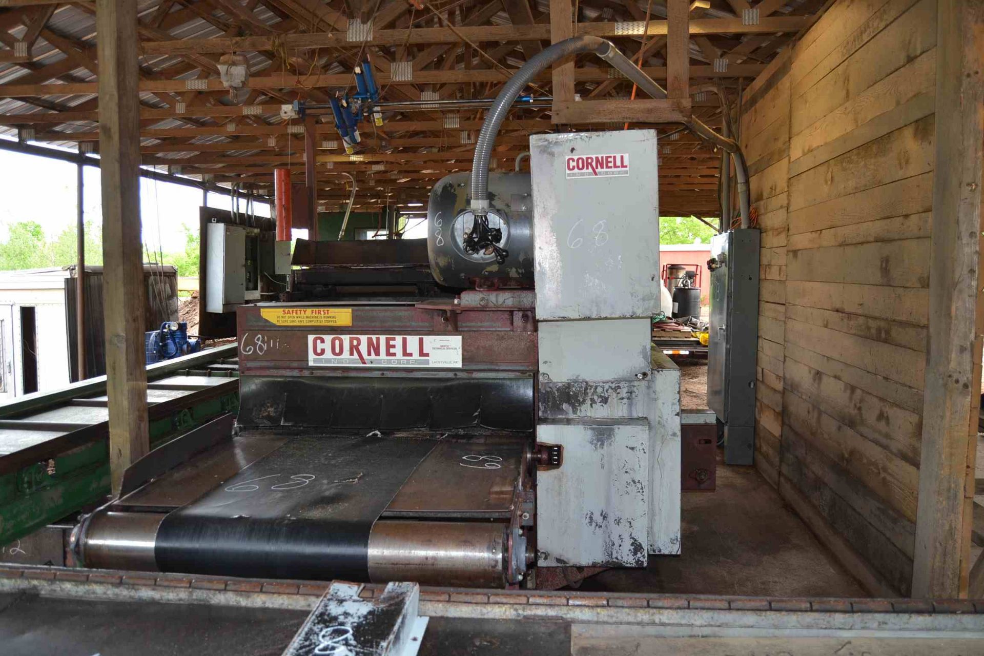 CORNELL 648 GANG EDGER W/STRAIGHT EDGE; W/CROWDER; W/4' OUTFEED; W/75 HP MOTOR; W/CONTROLS; S/N- - Image 2 of 3