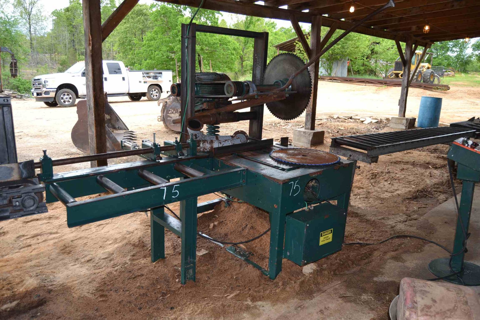 TIE CUT UP SYSTEM W/24" SAW; W/OUTFEED; W/INDEXING SYSTEM; W/20 HP MOTOR; W/20' OF GRAVITY ROLLS