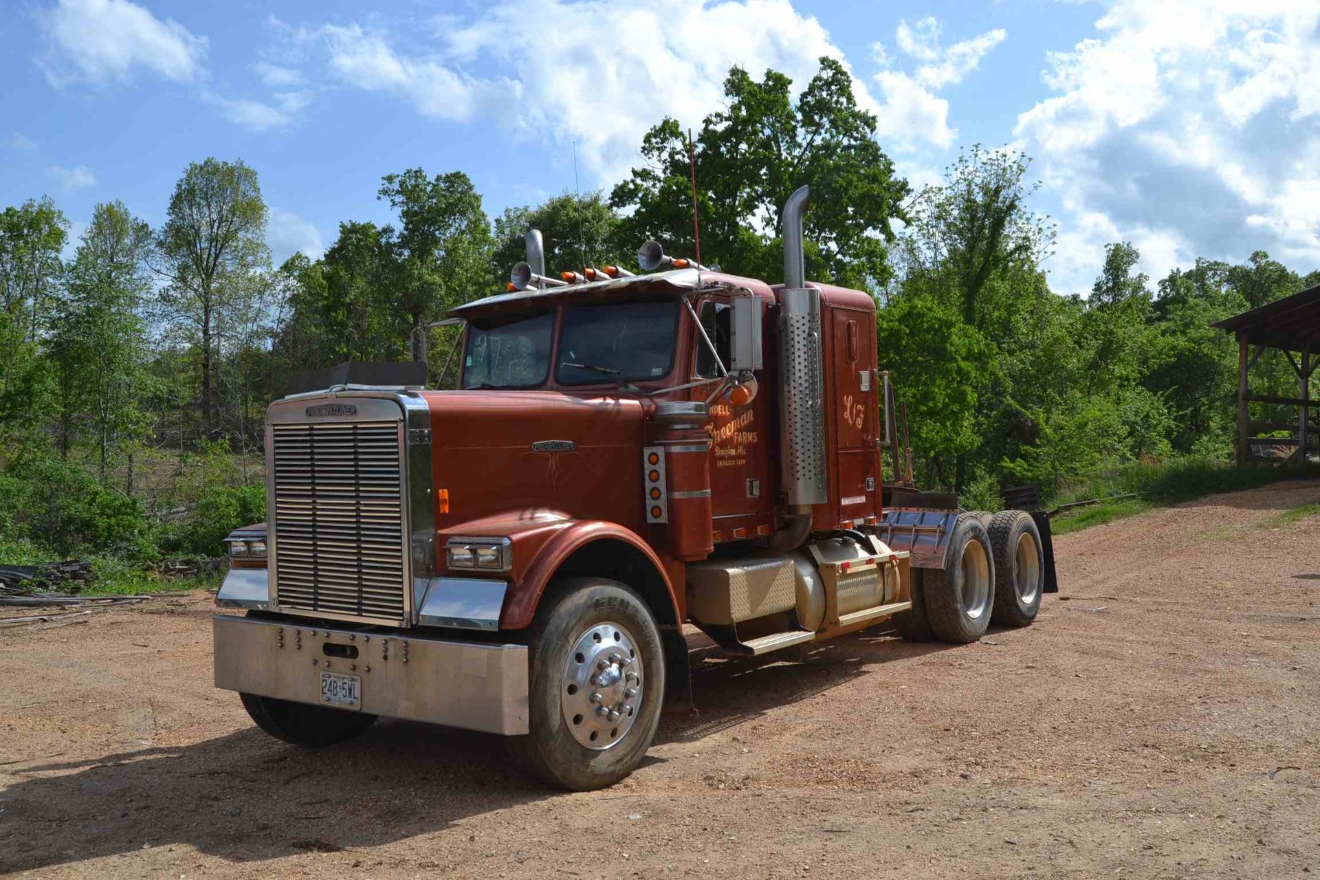 1982 FREIGHTLINER ROAD TRACTOR W/400 HP CUMMINS; WILL MAIL TITLE VIN-1FUPYDYB7CH20936