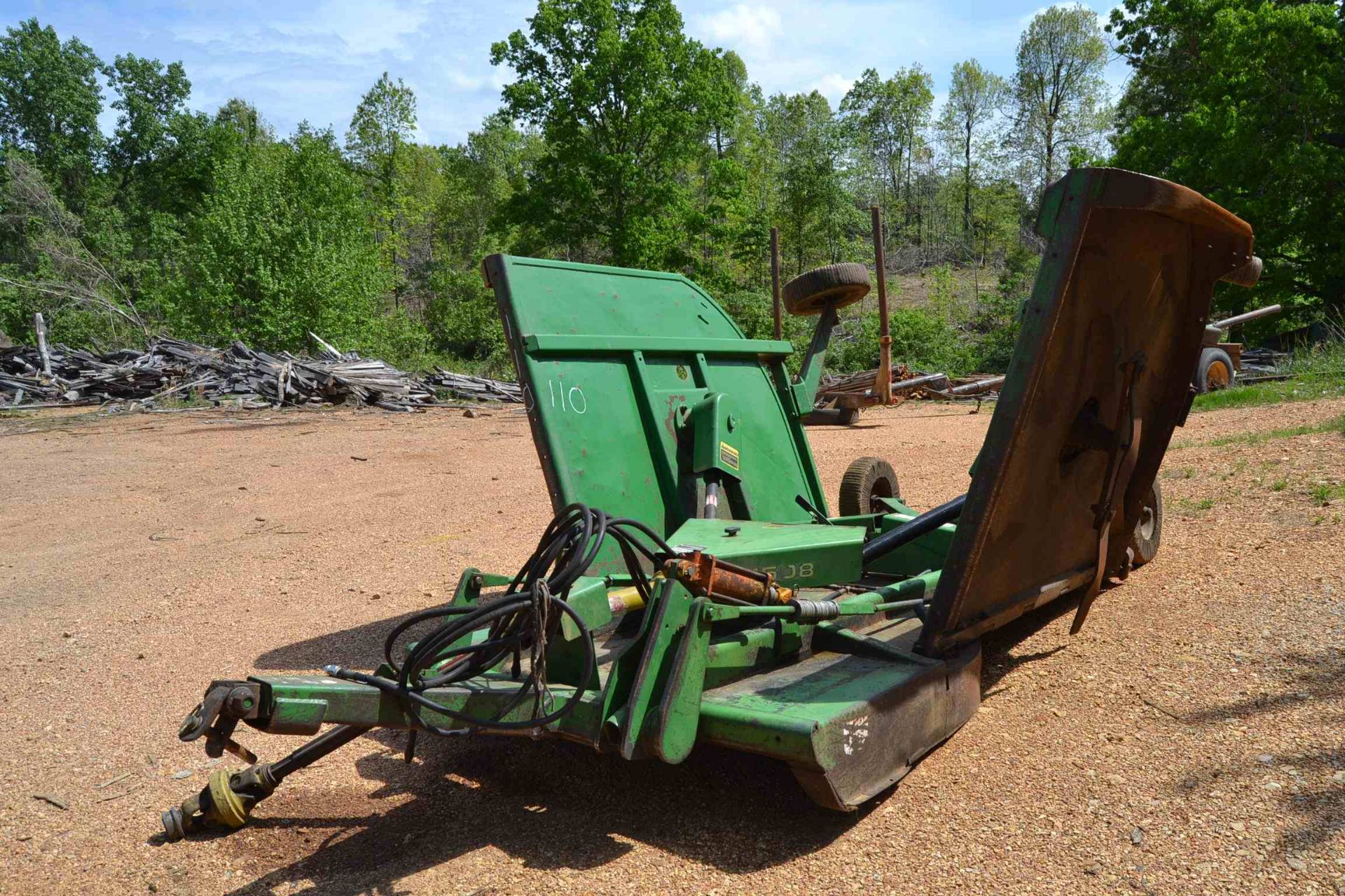 JOHN DEERE 1508 BATWING BUSH HOG