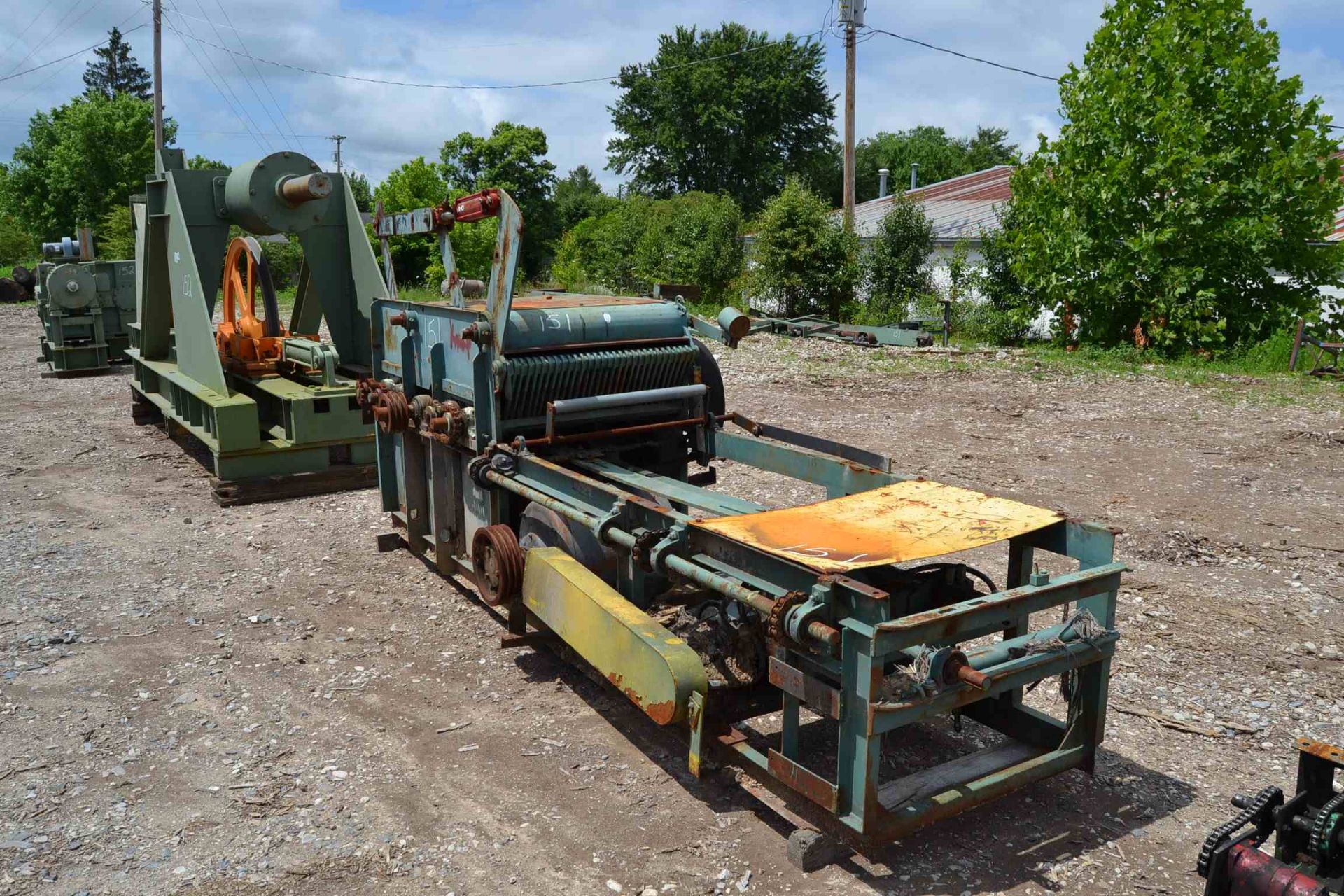 CROSBY 32" 2 SAW EDGER W/2 MOVABLE SAWS - Image 2 of 2