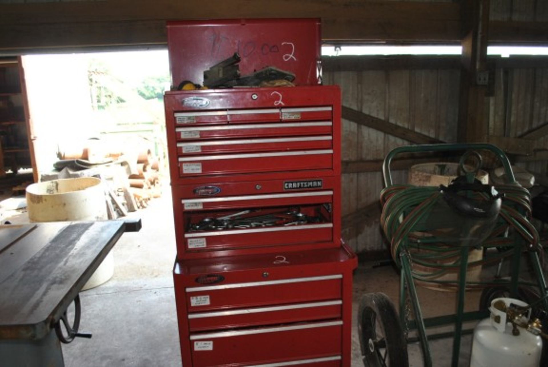 CRAFTSMAN TOOL BOX W/TOOLS