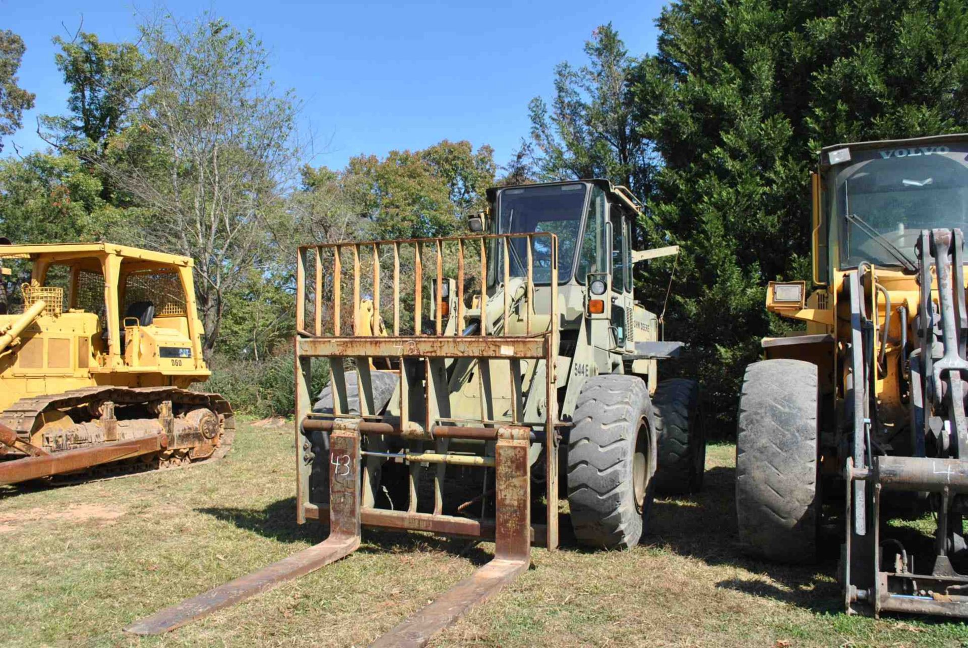 1991 JOHN DEERE 544E WHEEL LOADER S/N-534605; W/6,399 HOURS; W/6' FORKS; W/POSITIONER; W/REAR MANUAL