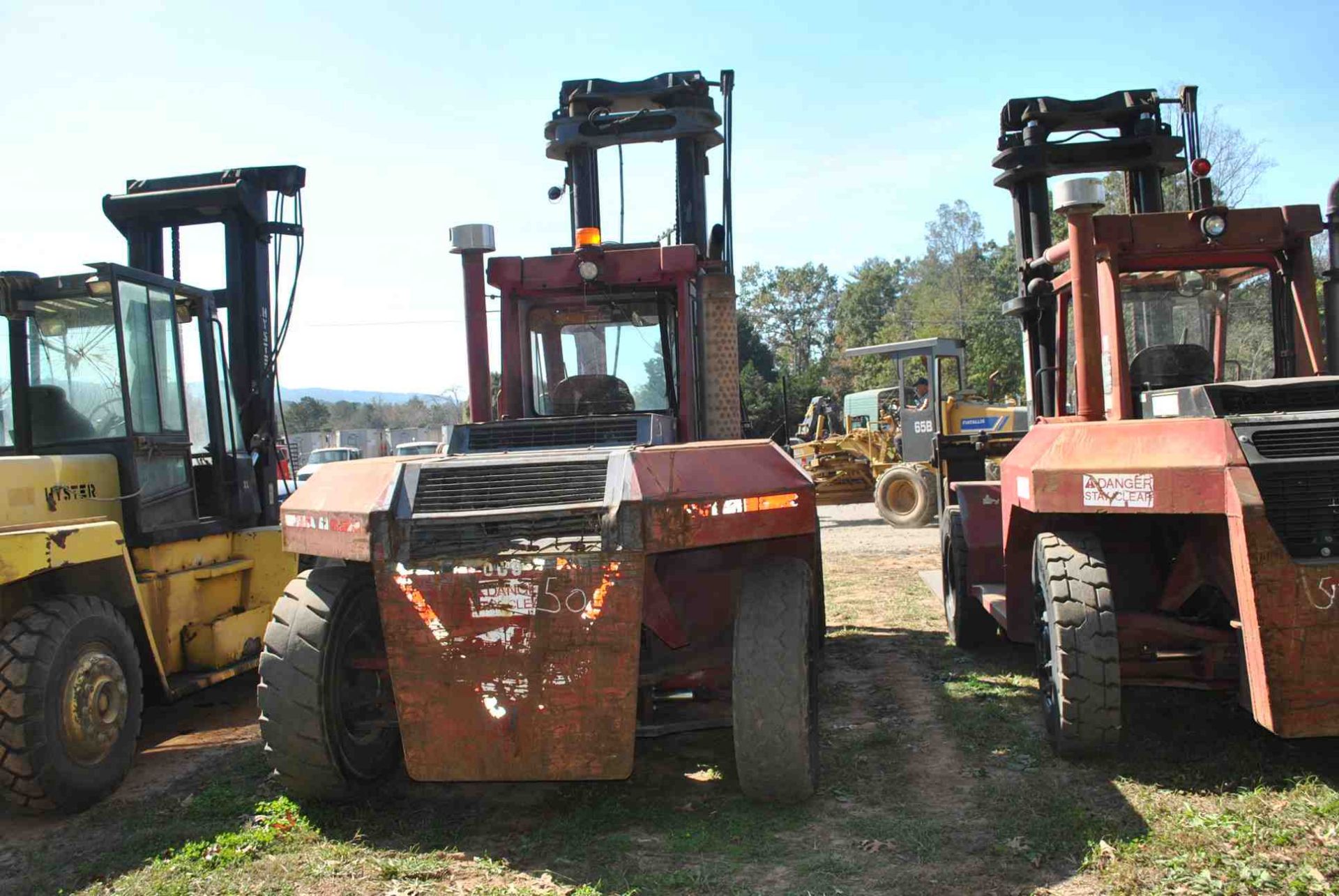 1995 TAYLOR MODEL TE300M FORKLIFT S/N-SH624277; W/ENCLOSED CAB; W/6' FORKS; W/SIDE SHIFT; W/ - Image 2 of 2