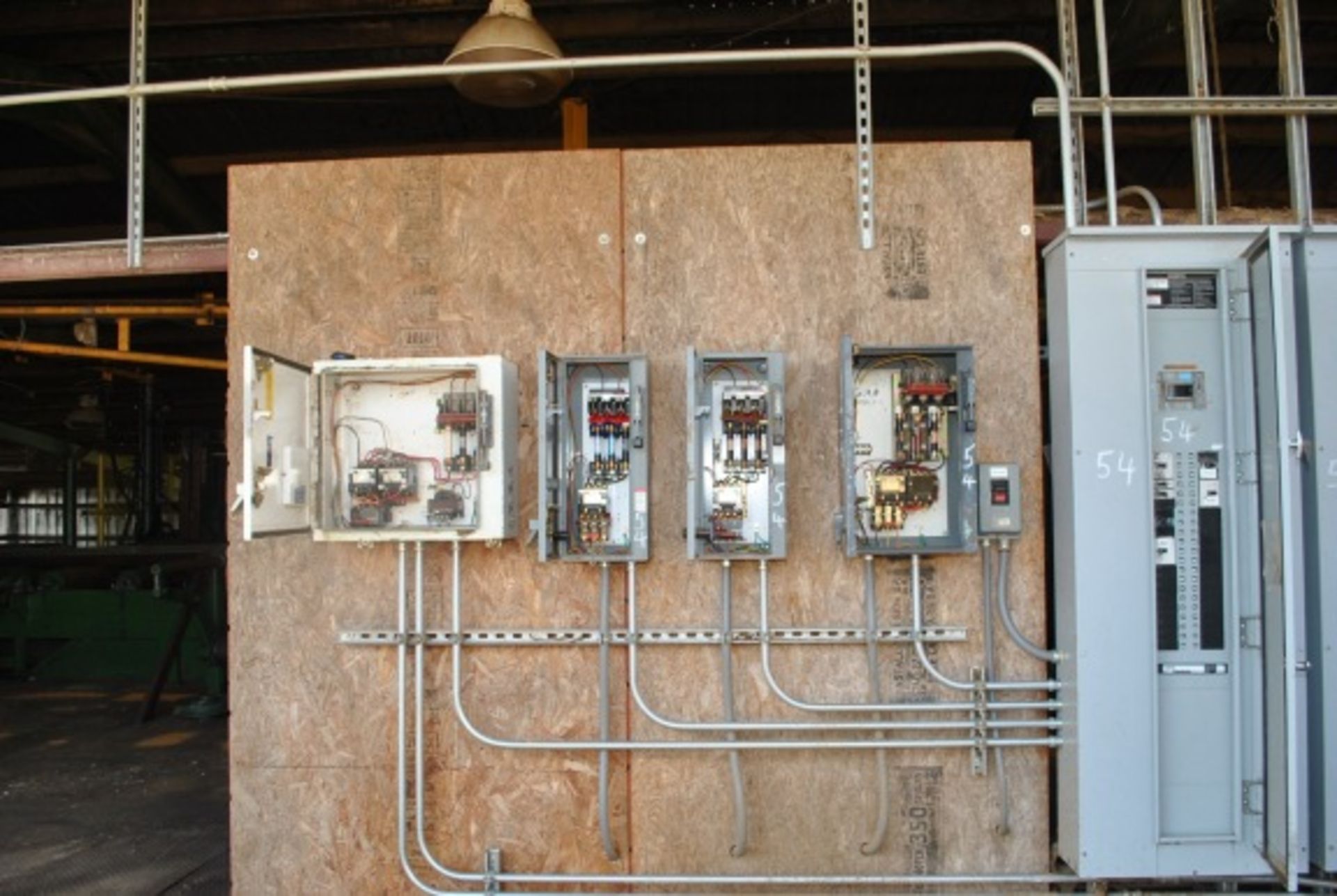 ELECTRICAL PANEL CONSISTING OF SIEMENS 200 AMP PANEL BOARD; W/(2) SIZE 1 REVERSIBLE STARTERS; W/ - Image 2 of 3