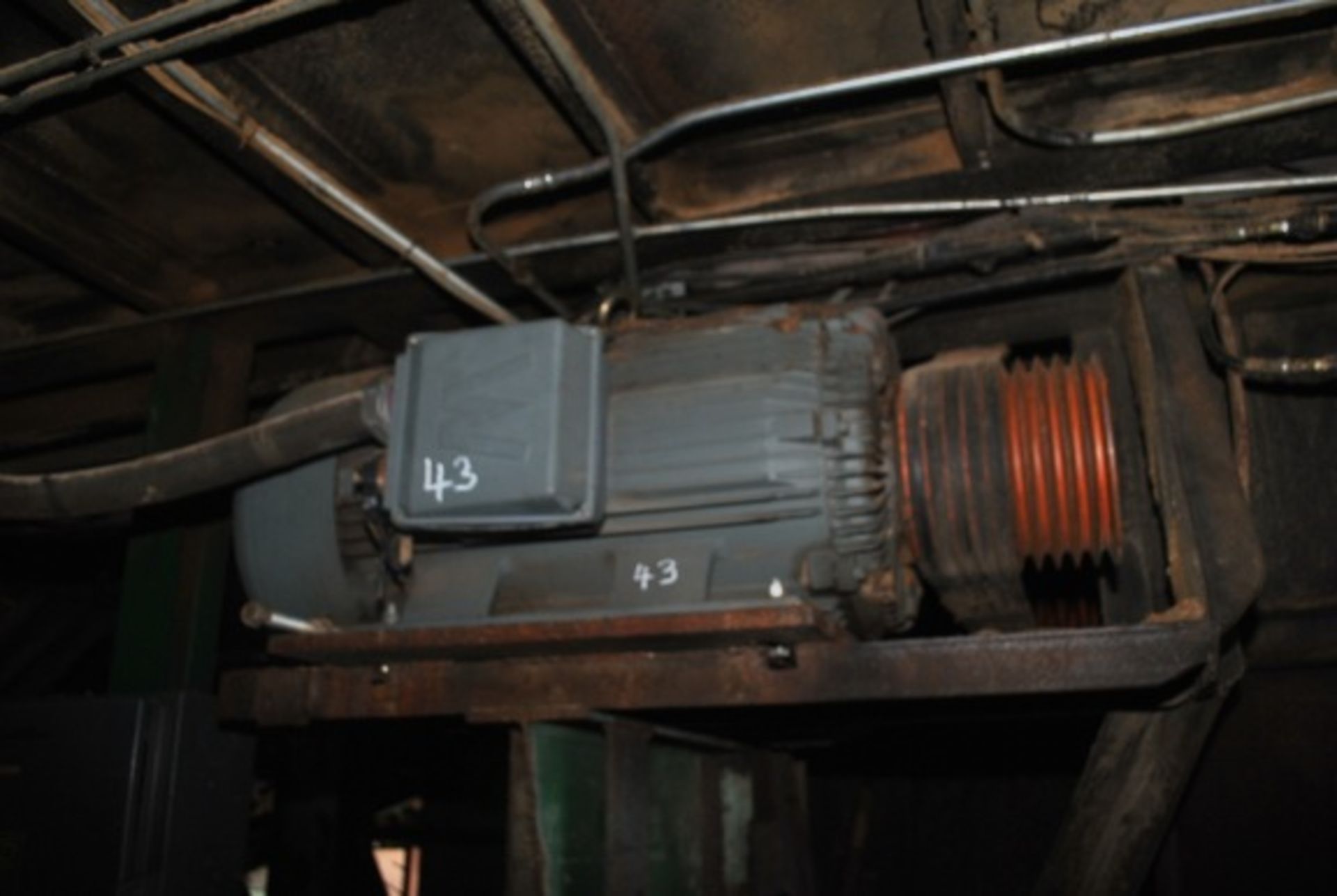 200 HP 460 VOLT 11990 RPM MOTOR