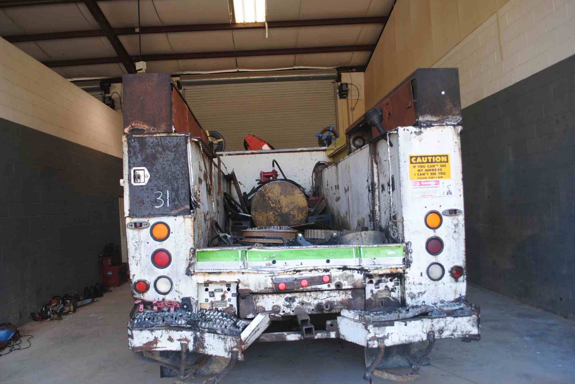 1994 FORD F700 CREW CAB SERVICE TRUCK W/CUMMINS ENGINE; W/5 & 2 SPEED TRANSMISSION; W/PTO; VIN- - Image 3 of 5