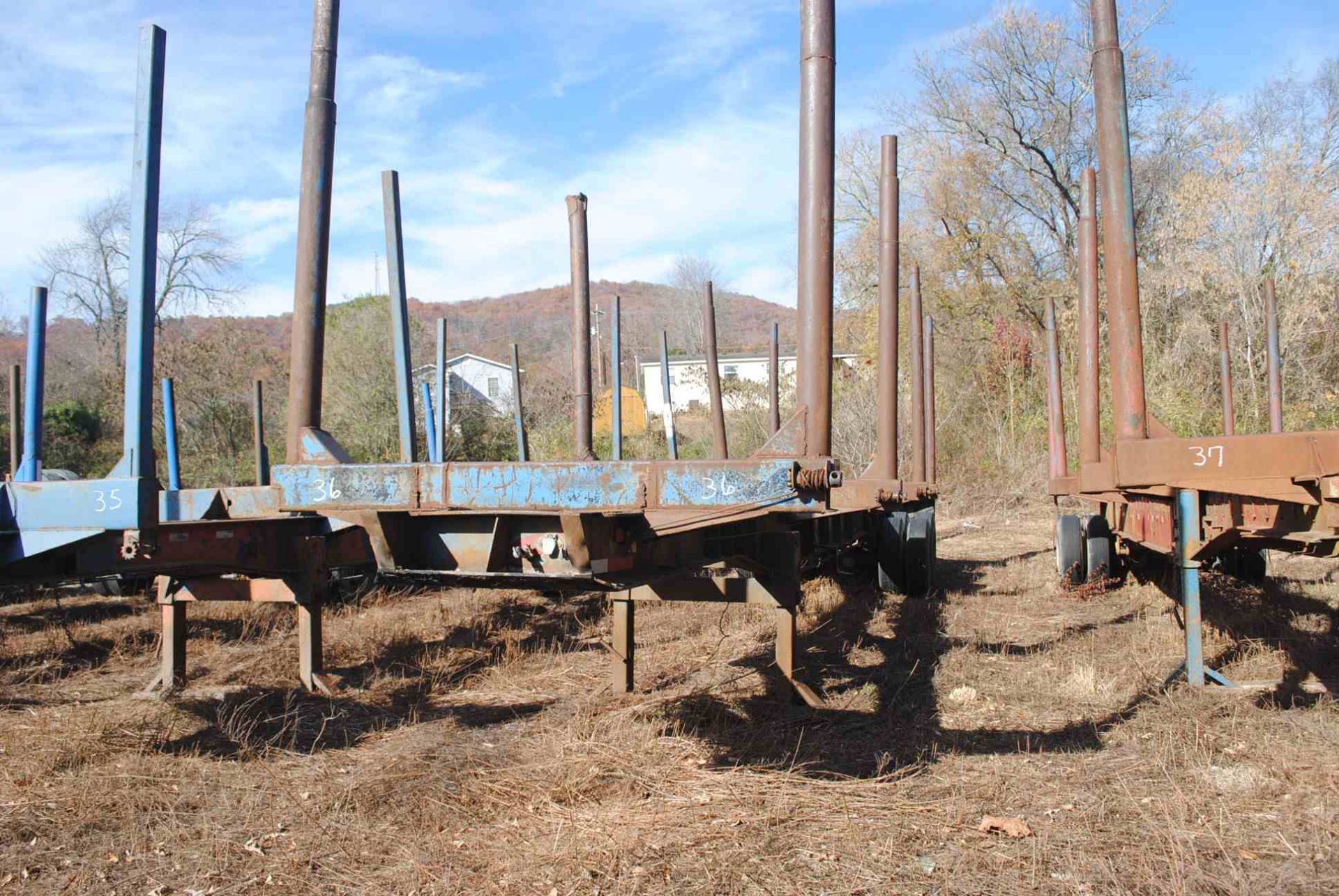 1987 SAVANNAH 40' DOUBLE BUNK LOG TRAILER VIN-H106870198 ; NO TITLE, BILL OF SALE ONLY - Image 2 of 3