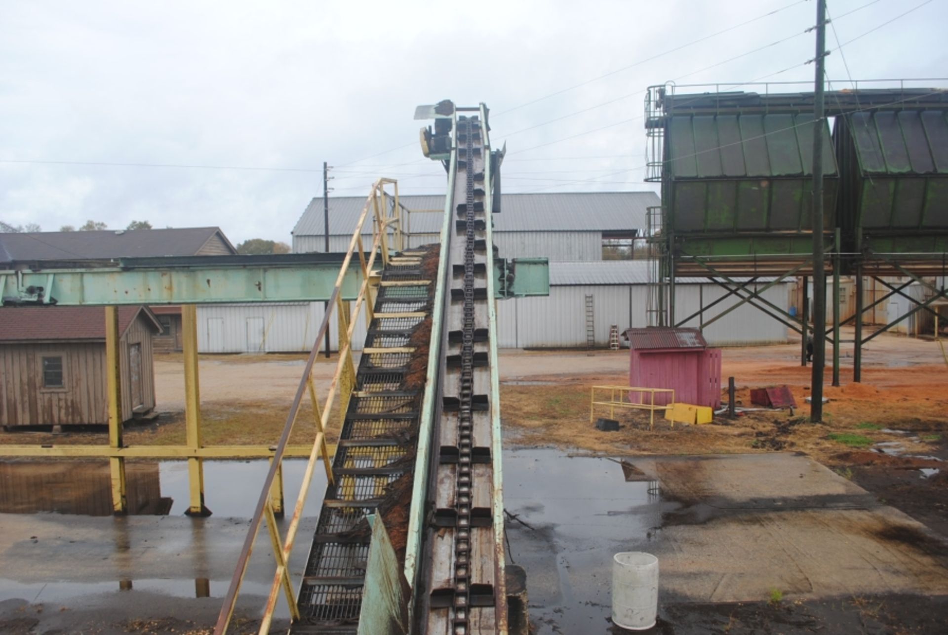 WASTE CONVEYOR, 55' W/CHAIN & STEEL DRAGS; W/DRIVE; W/CAT WALK; W/STEEL SUPPORT - Image 3 of 4