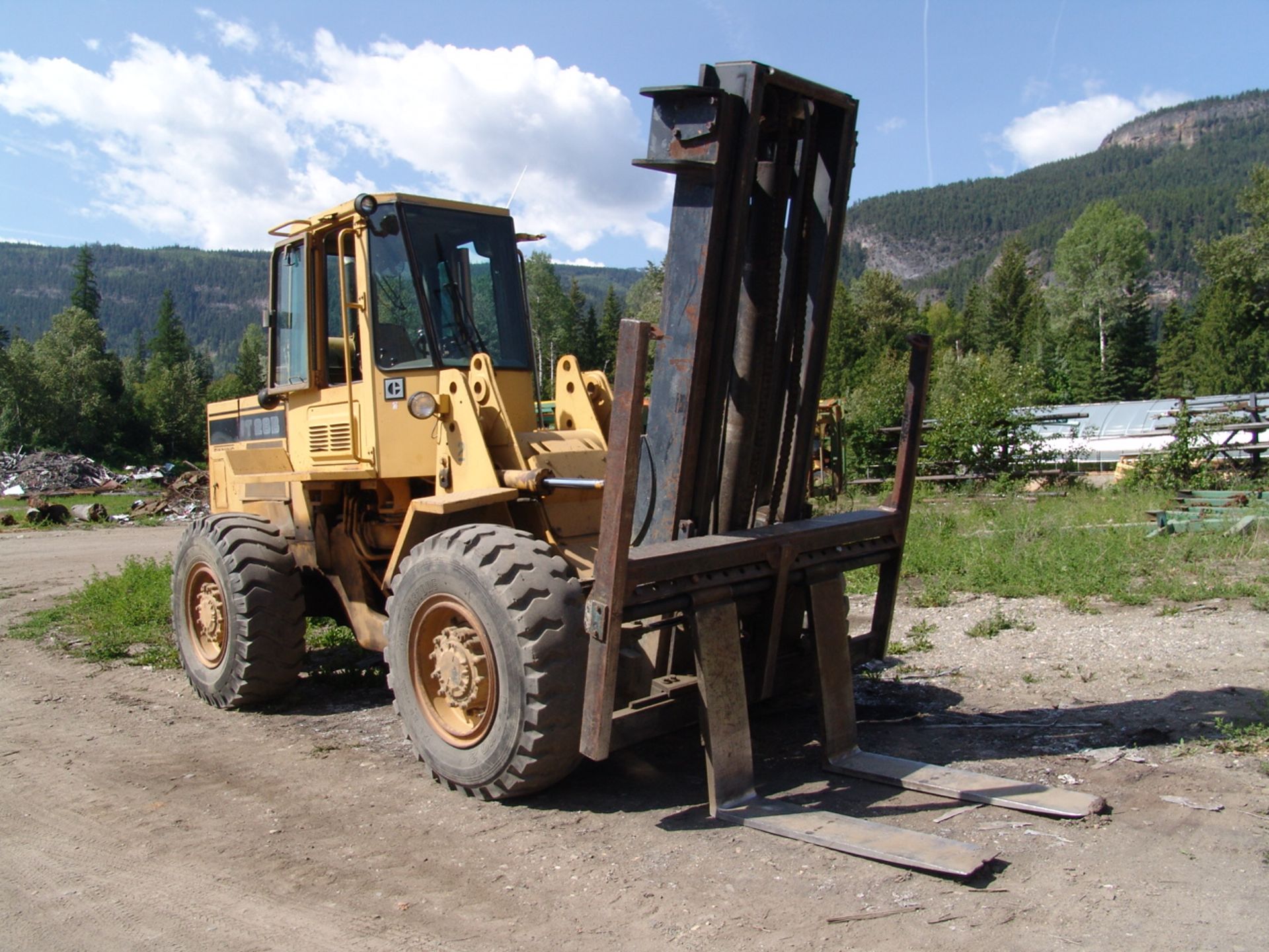 CAT IT28B 15,500 FORKLIFT; DIESEL; 194" LIFT