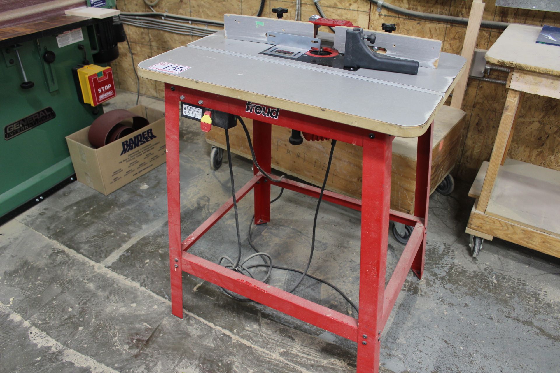 FREUD 31/4PLUNGE ROUTER TABLE