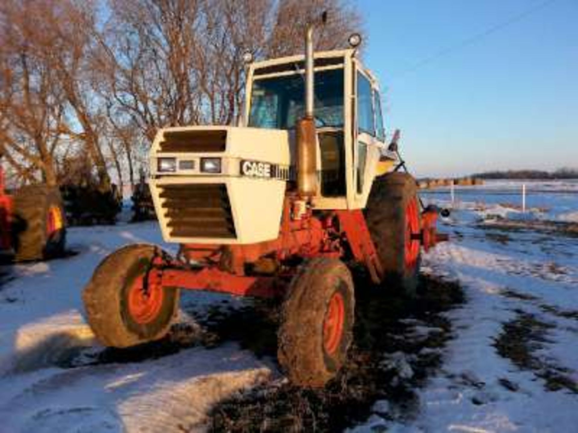 Case 2090 Tractor: cab, air, hyd,5567hrs