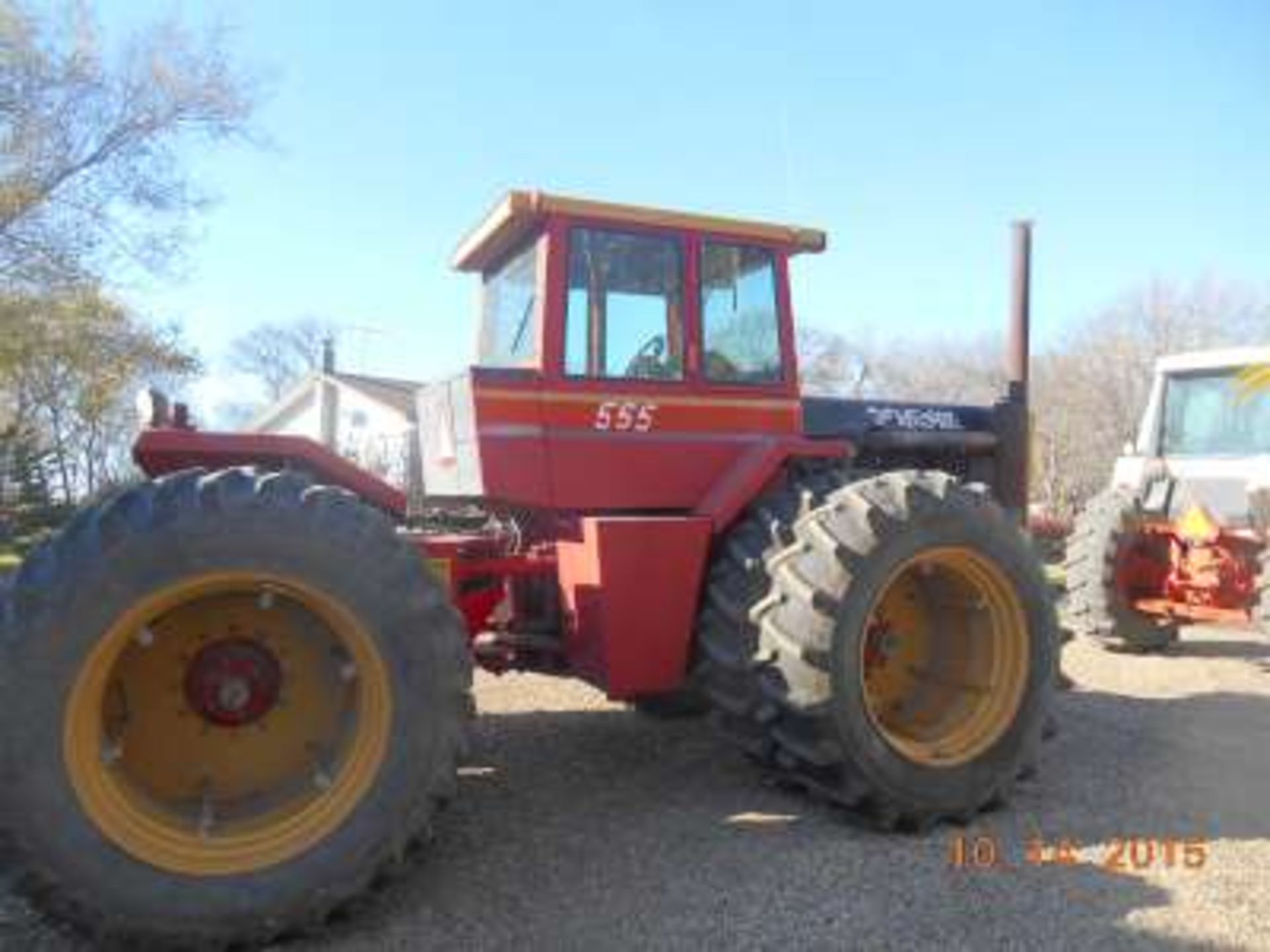 Versatile 555 4WD tractor: Cab, air, 4hyd, new inside tires, 18.4x38 duals, 6100 hours, new engine@ - Image 3 of 4