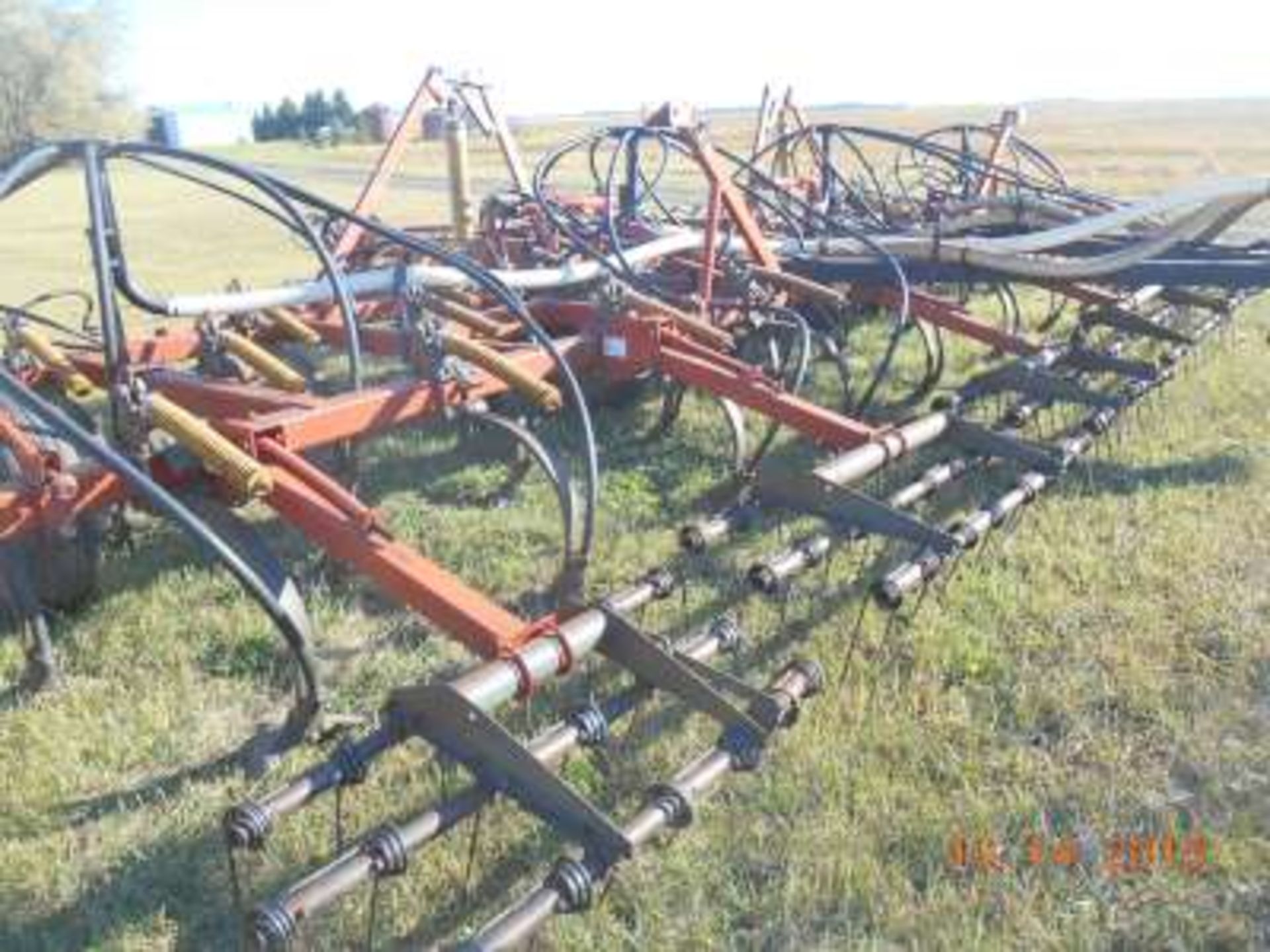 Morris 731 HD cultivator: 33ft, harrows, air package (with or without Ezze on #135 air tank). Good - Image 5 of 6