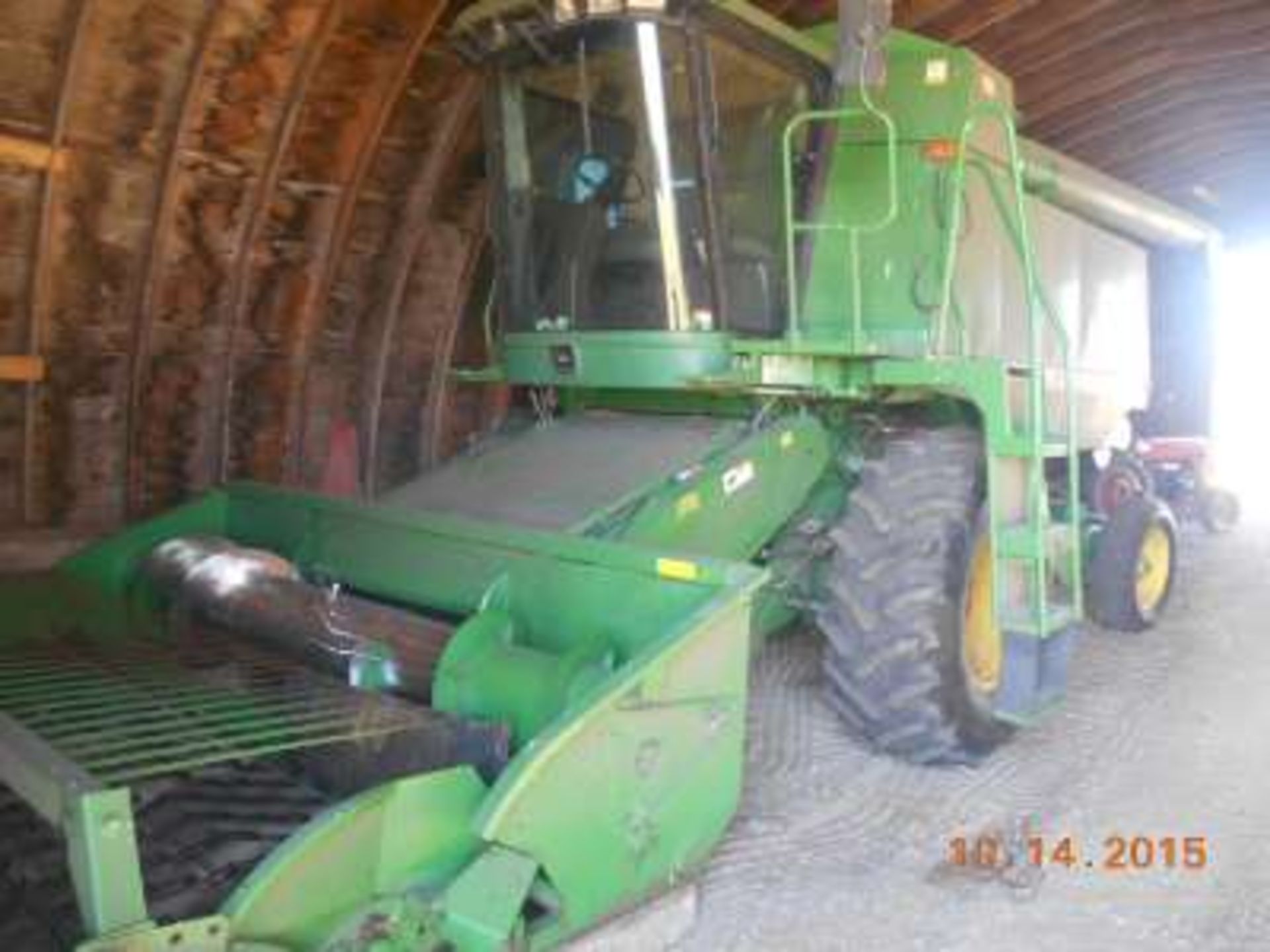 1990 JD 9500 SP combine: cab, air, long auger, chopper, chaff spreader, JD pick up, 3900 hours, - Image 2 of 5