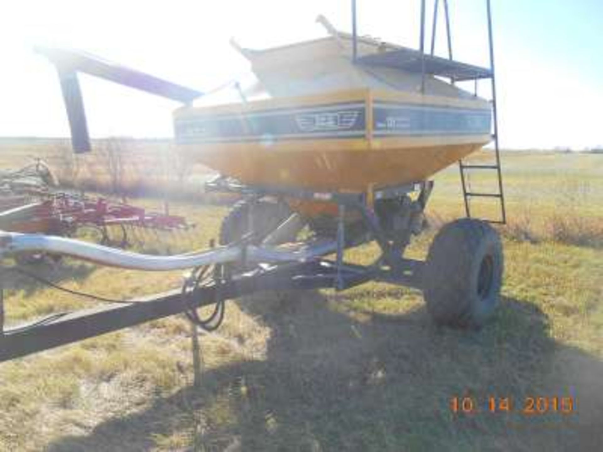 Morris 731 HD cultivator: 33ft, harrows, air package (with or without Ezze on #135 air tank). Good