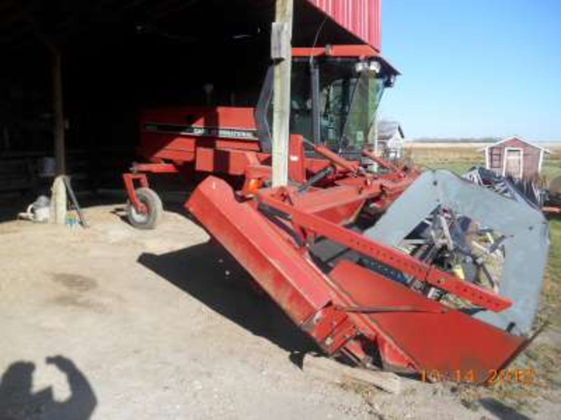 1995 Case IH SP 8820 Swather: diesel, 25ft shifting table, pick up reel, 2900 hours – real nice