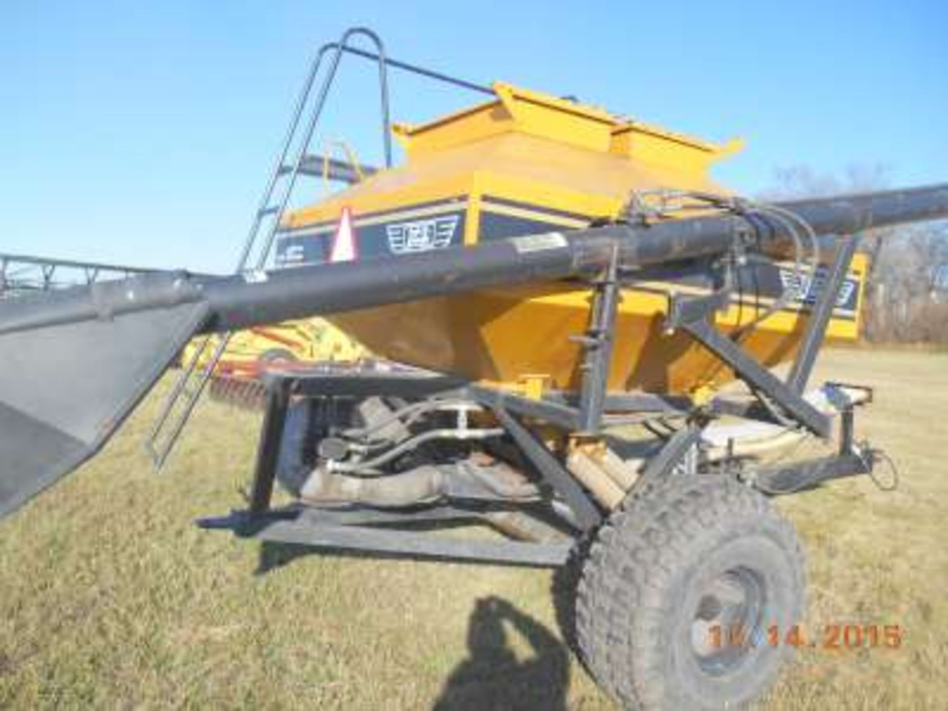 Morris 731 HD cultivator: 33ft, harrows, air package (with or without Ezze on #135 air tank). Good - Image 3 of 6