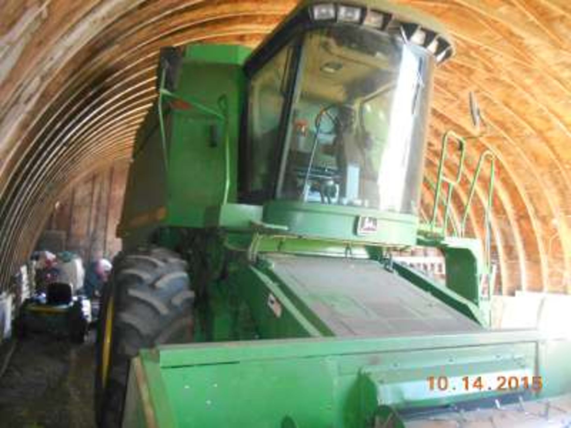 1990 JD 9500 SP combine: cab, air, long auger, chopper, chaff spreader, JD pick up, 3900 hours, - Image 4 of 5