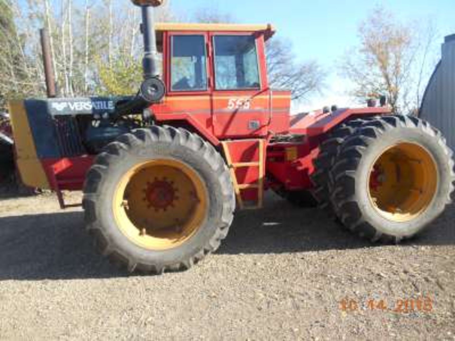 Versatile 555 4WD tractor: Cab, air, 4hyd, new inside tires, 18.4x38 duals, 6100 hours, new engine@