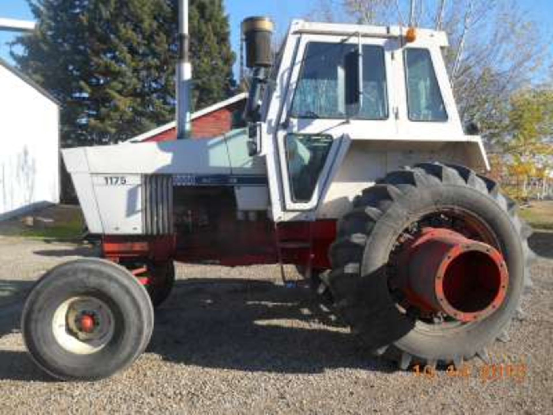 Case 1175 (white): cab, air, standard, PTO, 6900 hours, good rubber, duals – good - Image 3 of 3