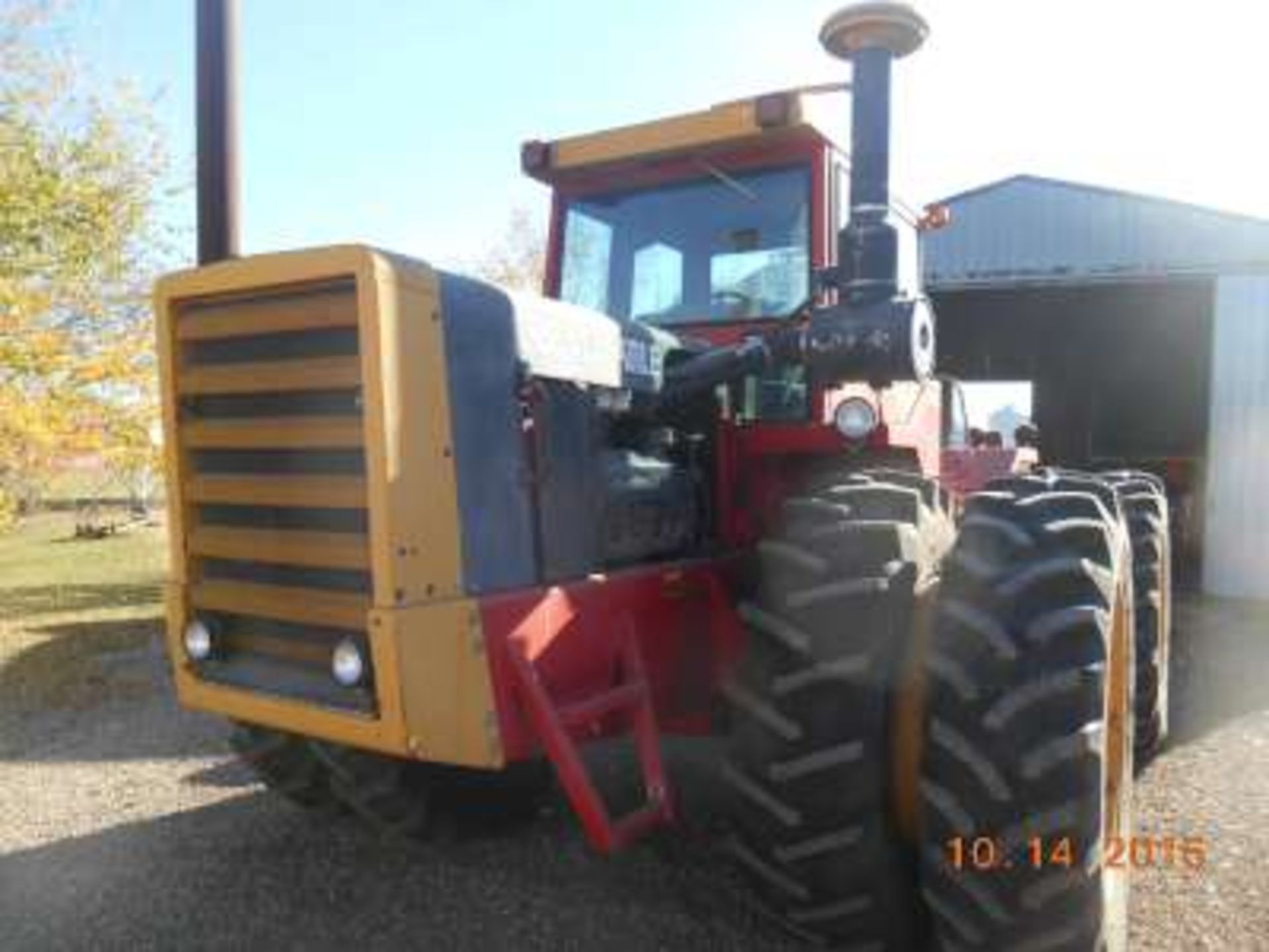 Versatile 555 4WD tractor: Cab, air, 4hyd, new inside tires, 18.4x38 duals, 6100 hours, new engine@ - Image 4 of 4