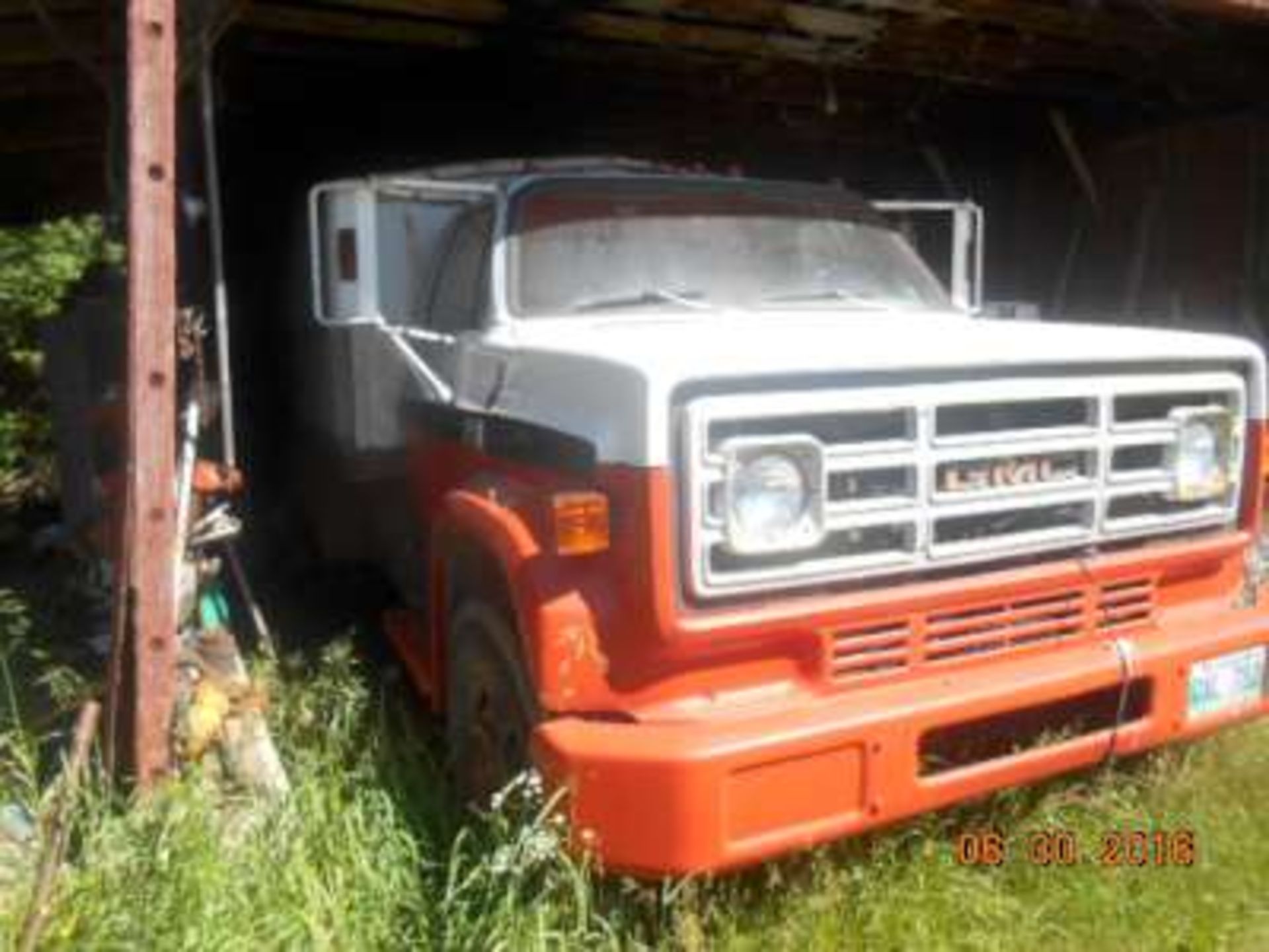 1979? GMC 6000, 366 V8, 5x2, 16’ box, tarp - Image 3 of 4