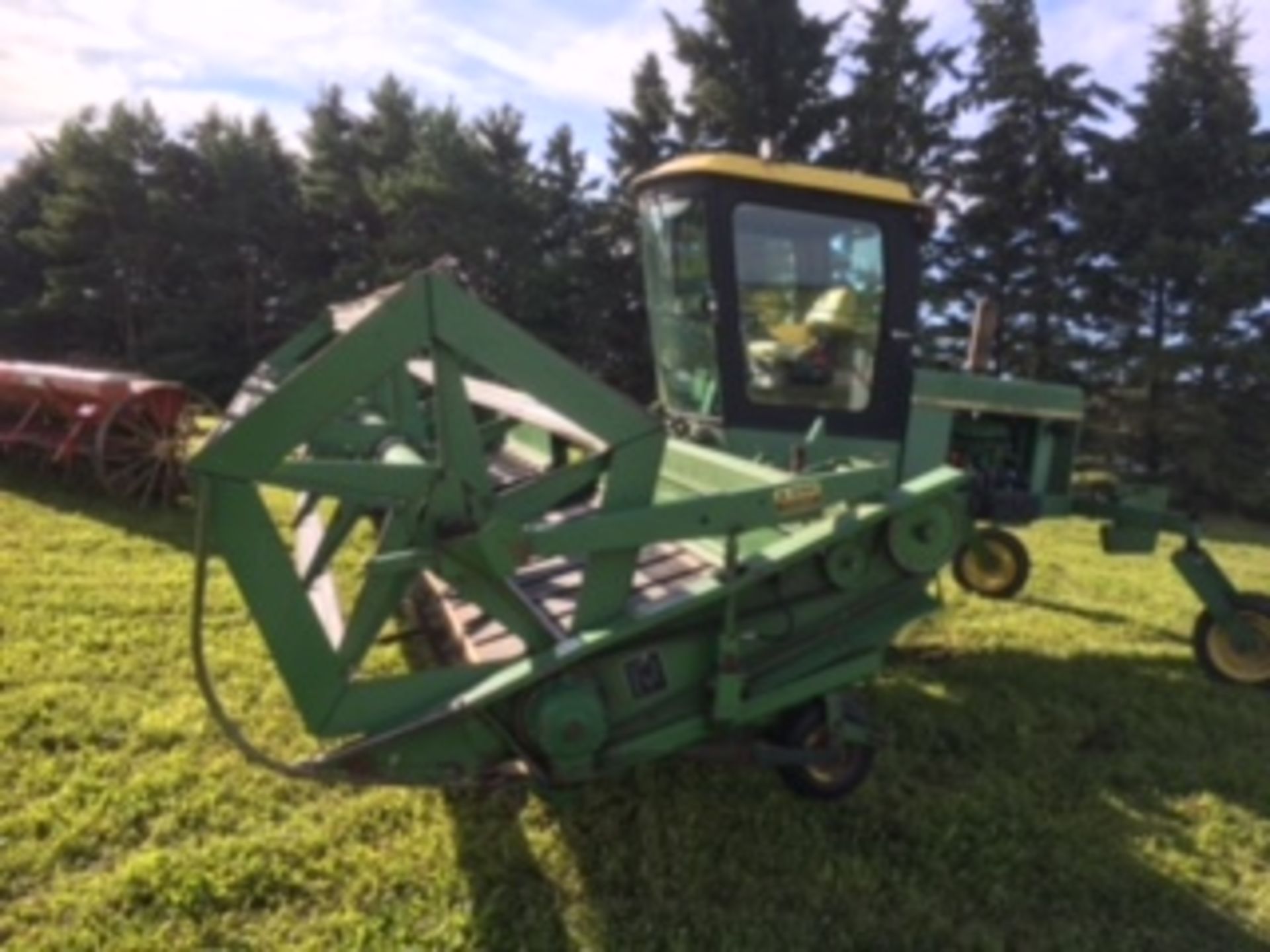 JD 2320 25' Swather