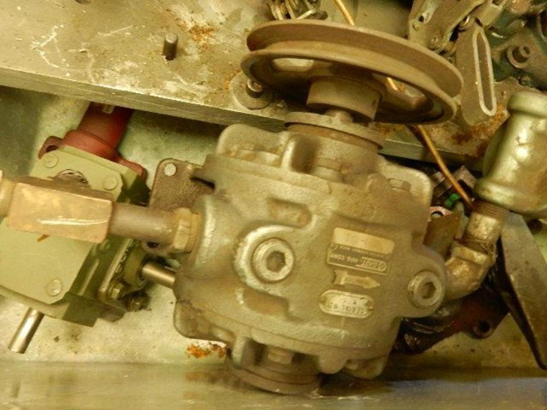 Fixture Components & Vacuum Pump - Image 2 of 4