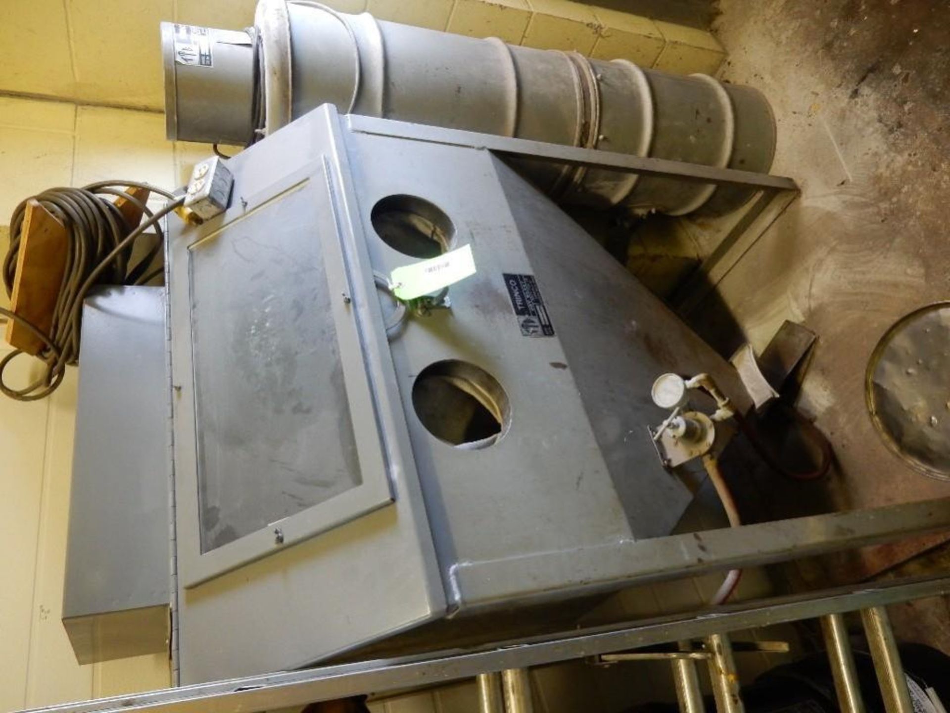 Trinco Model 36BP Dry Blast Cabinet, 36" L-R, with Gloves & Media Nozzle, Trinco BP-2 Media - Image 4 of 5