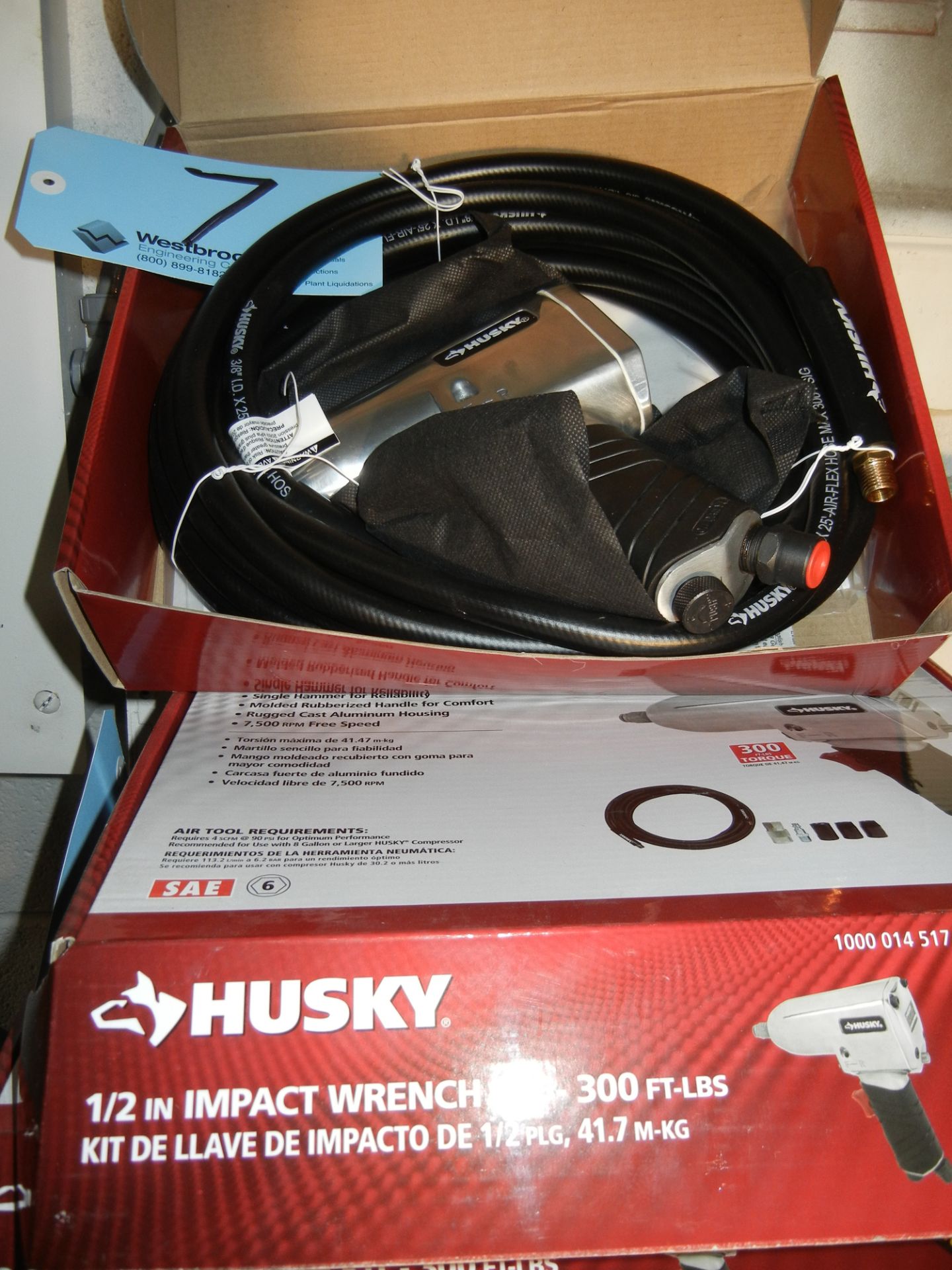 Husky Model 1000 014 517; 300 Ft. Lbs. 1/2" Pneumatic Impact Gun with Air Hose; (New in Box)