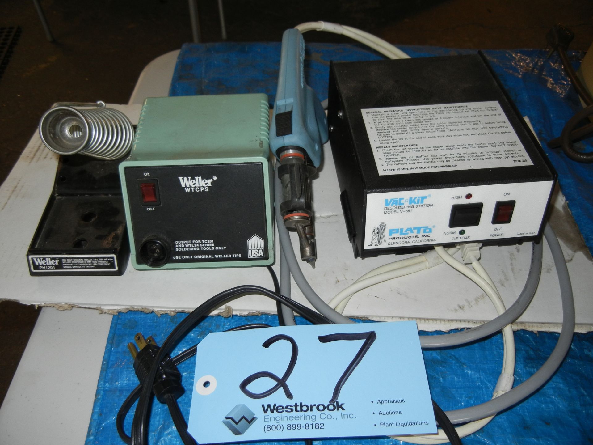 Weller Model WTCPS; Soldering Station with Plato Model V-581; Vac-Kit Desoldering Station
