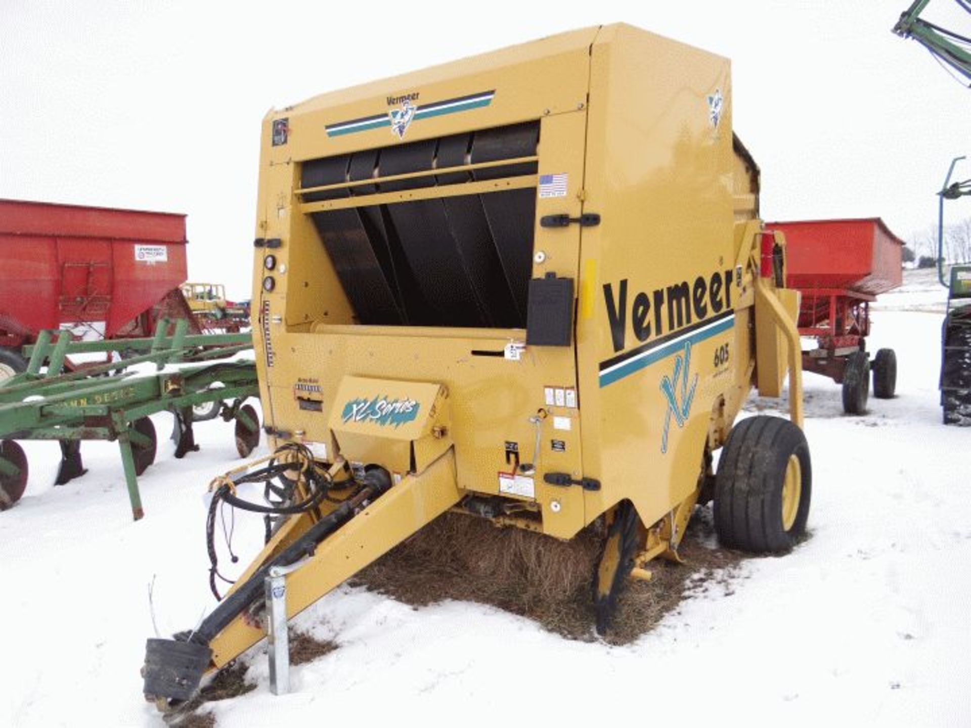 Lot 53: Vermeer 605XL Round Baler Monitor in the Shed