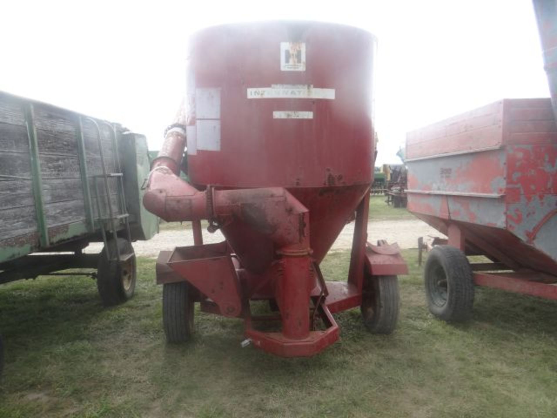 IH Grinder Mixer - Image 3 of 3