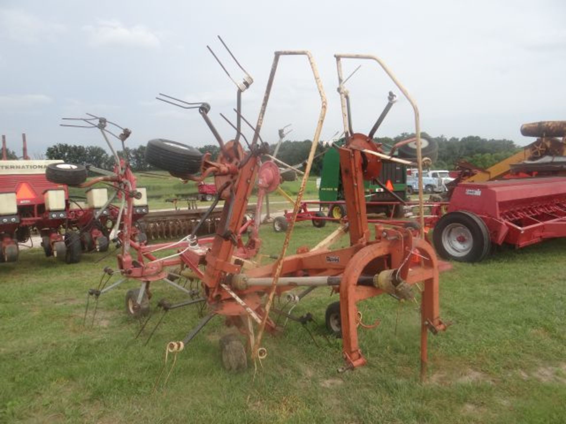 Befco 3 Basket Hay Tedder 3pt - Image 2 of 3