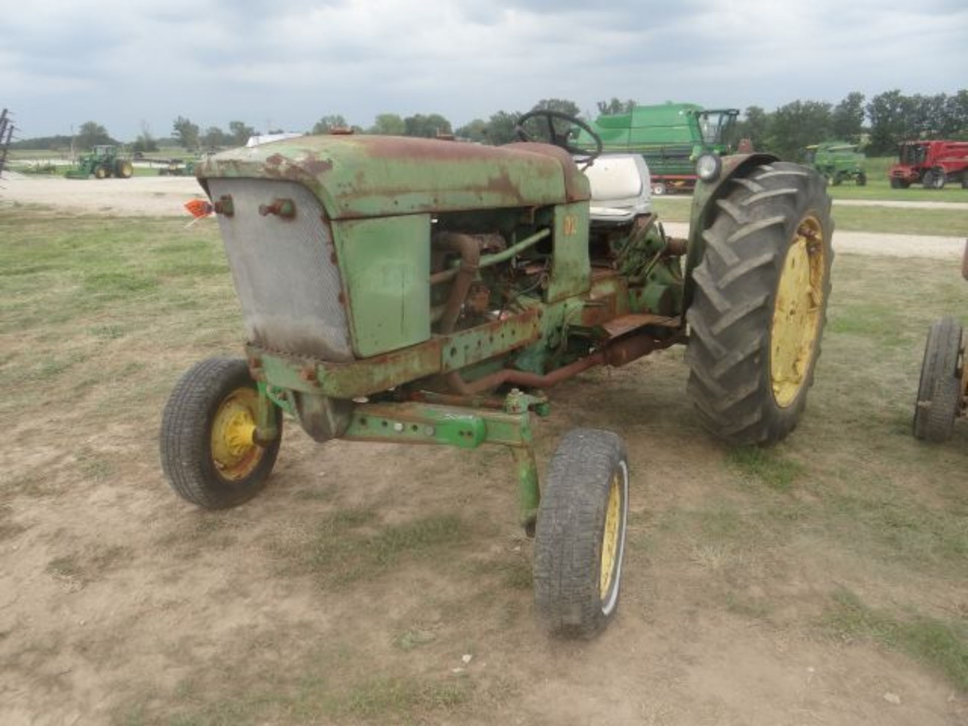 JD 2010 Tractor - Image 2 of 3