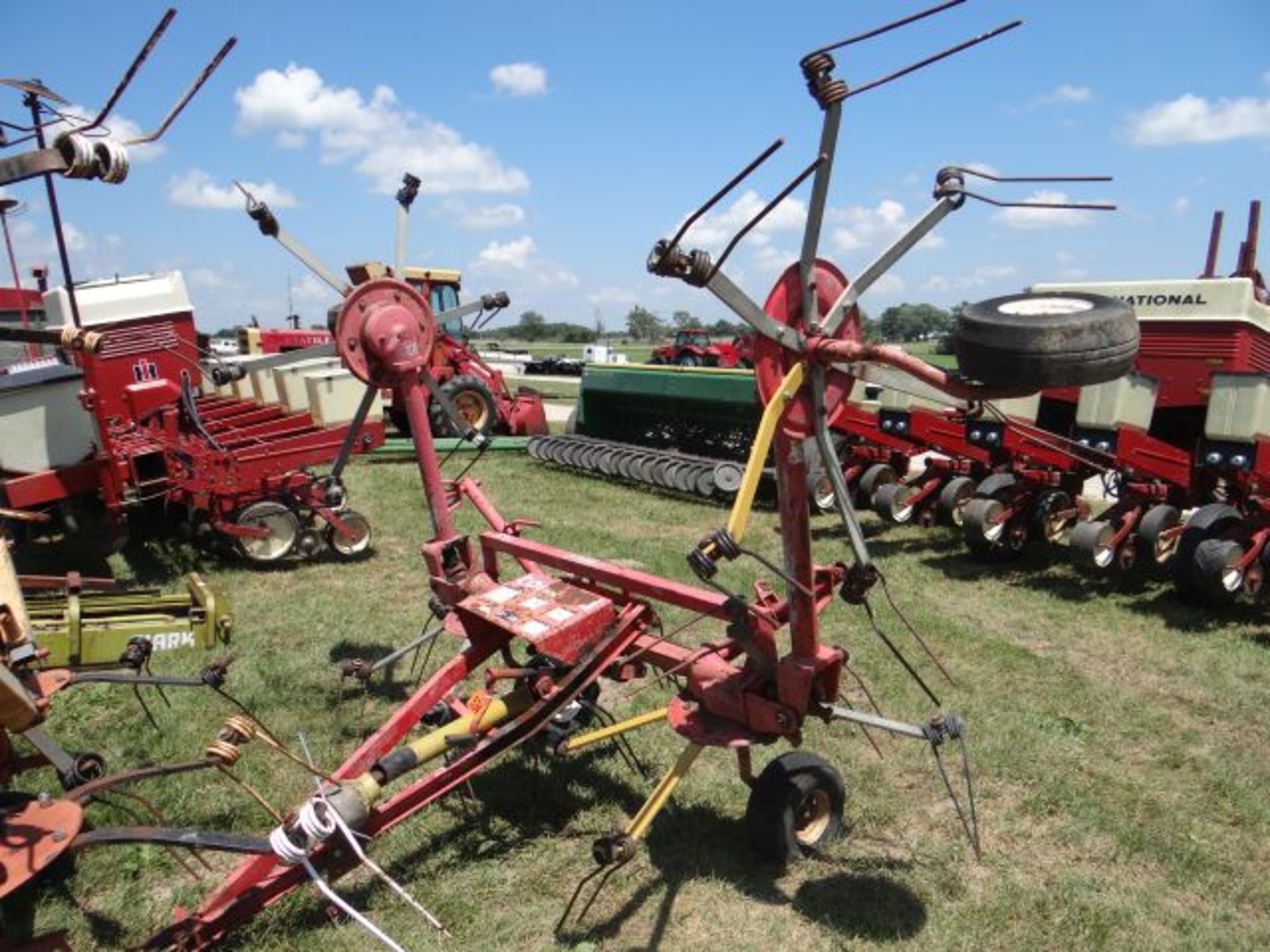 Tonutti 4 Basket Hay Tedder 17' - Image 3 of 3