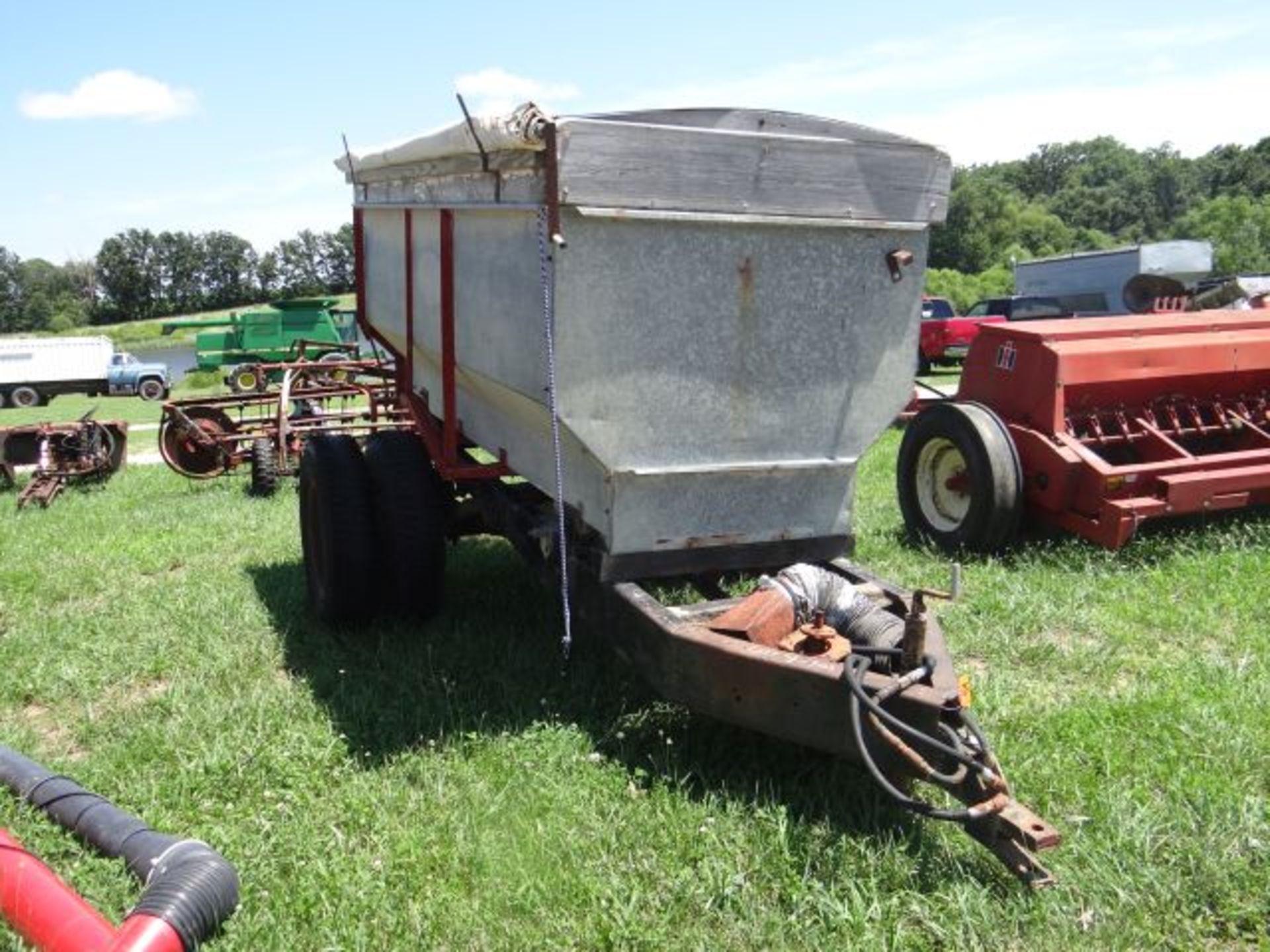 150 bu Seed Wagon Hyd Auger and Hyd Dump - Image 2 of 3