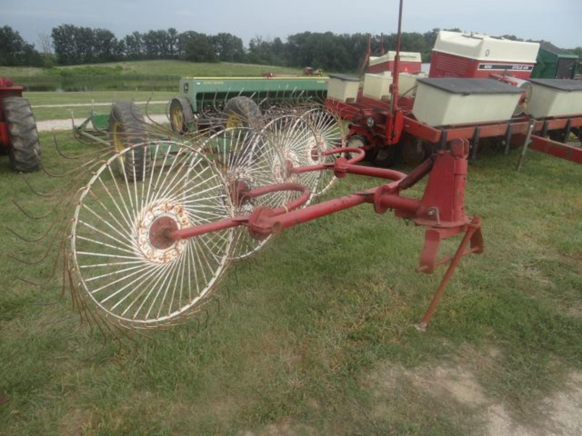 Beco Wheel Rake #111661, 4 Wheel, 3pt - Image 2 of 3