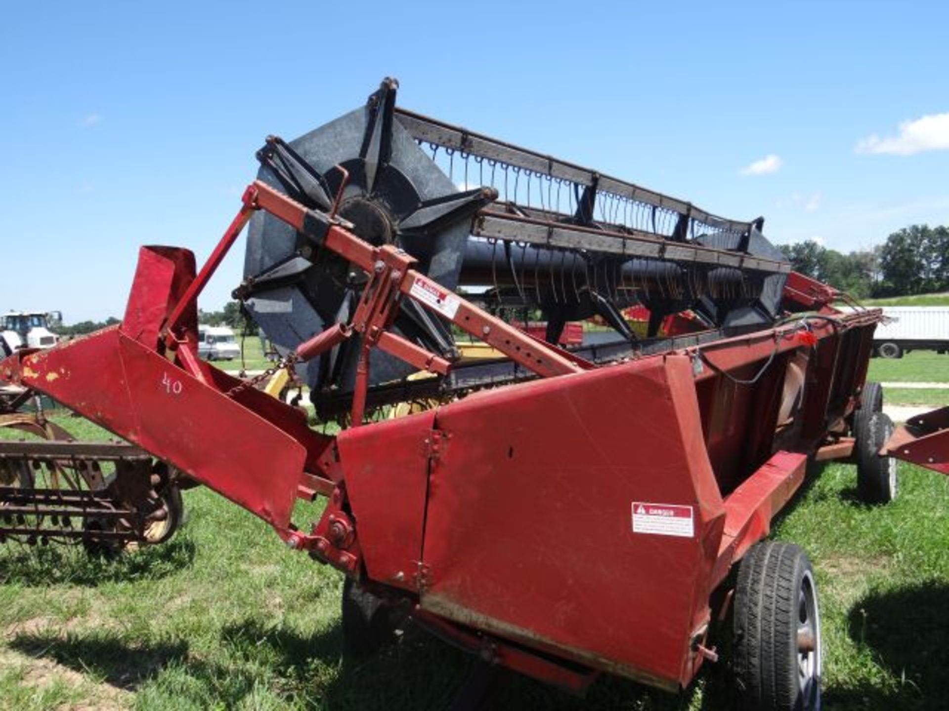 IH 820 Head 20', w/Homemade Header Trailer