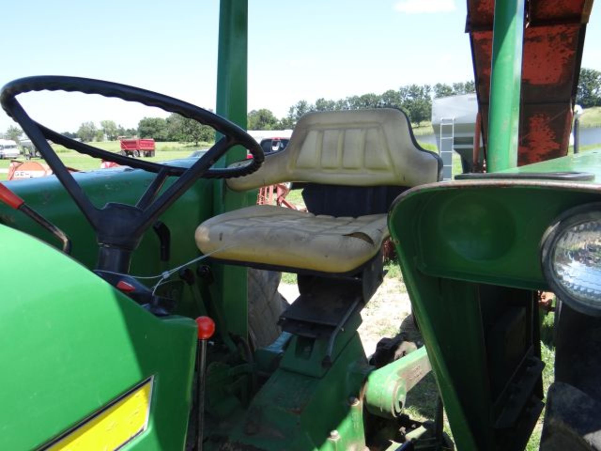 JD 2950 Tractor w/JD 260 Loader w/Bale Fork - Image 3 of 4