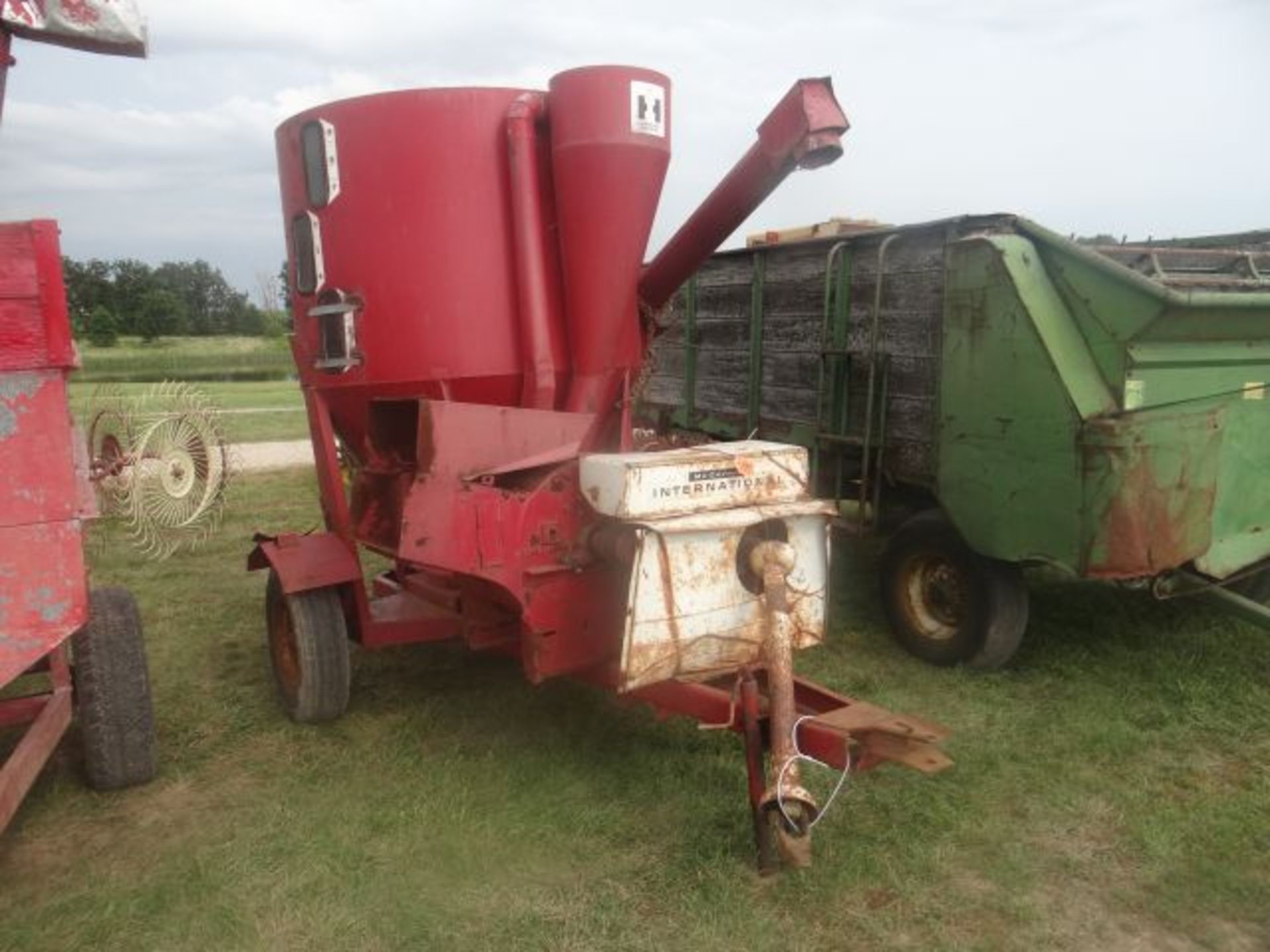 IH Grinder Mixer - Image 2 of 3