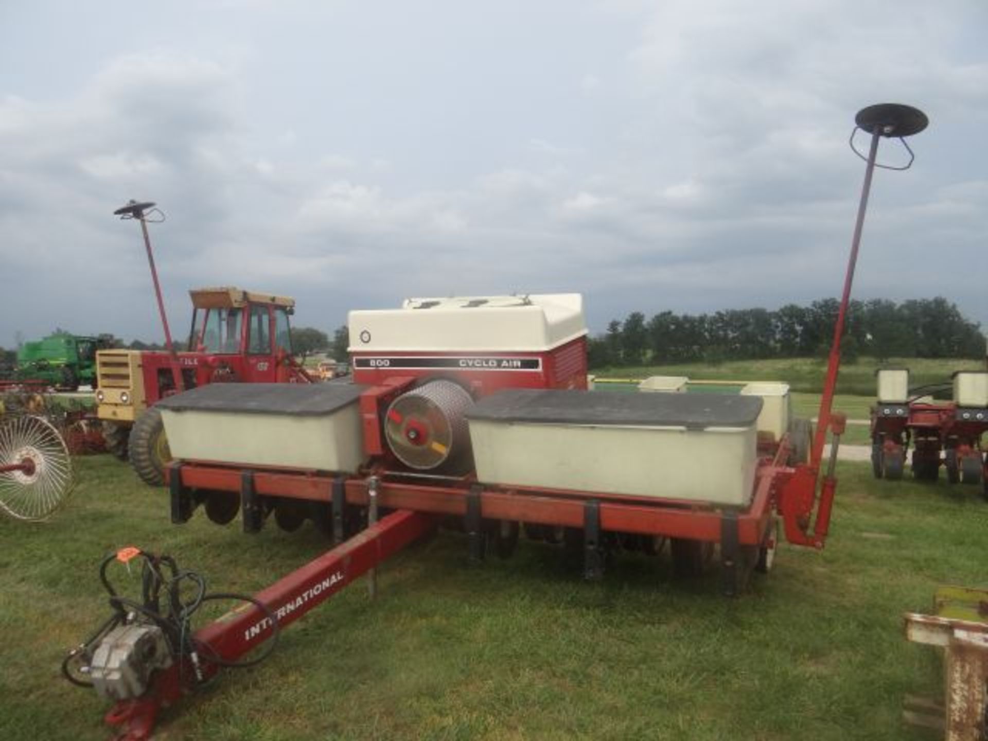 IH 800 Cyclo Planter 6 Row 30", Bean Drum Only, Monitor and Manuals in the Shed